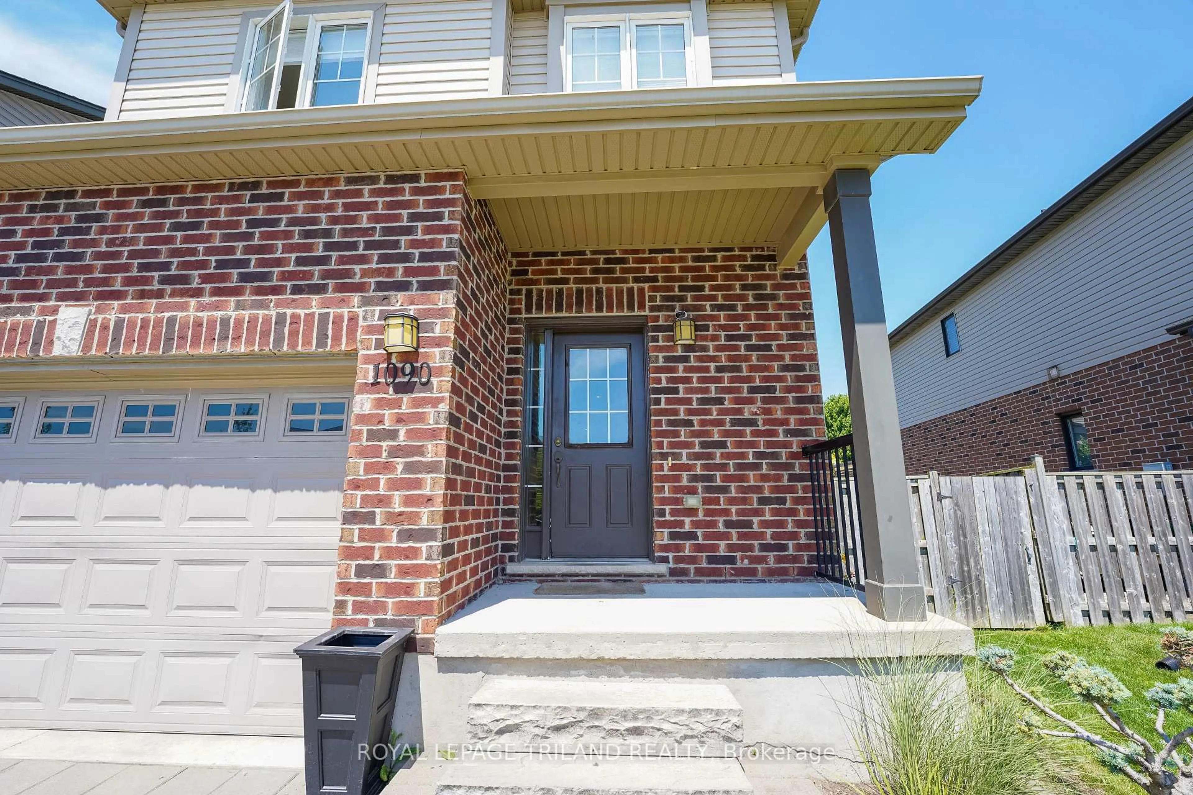 Home with brick exterior material, street for 1090 Oakcrossing Rd, London North Ontario N6H 0E9