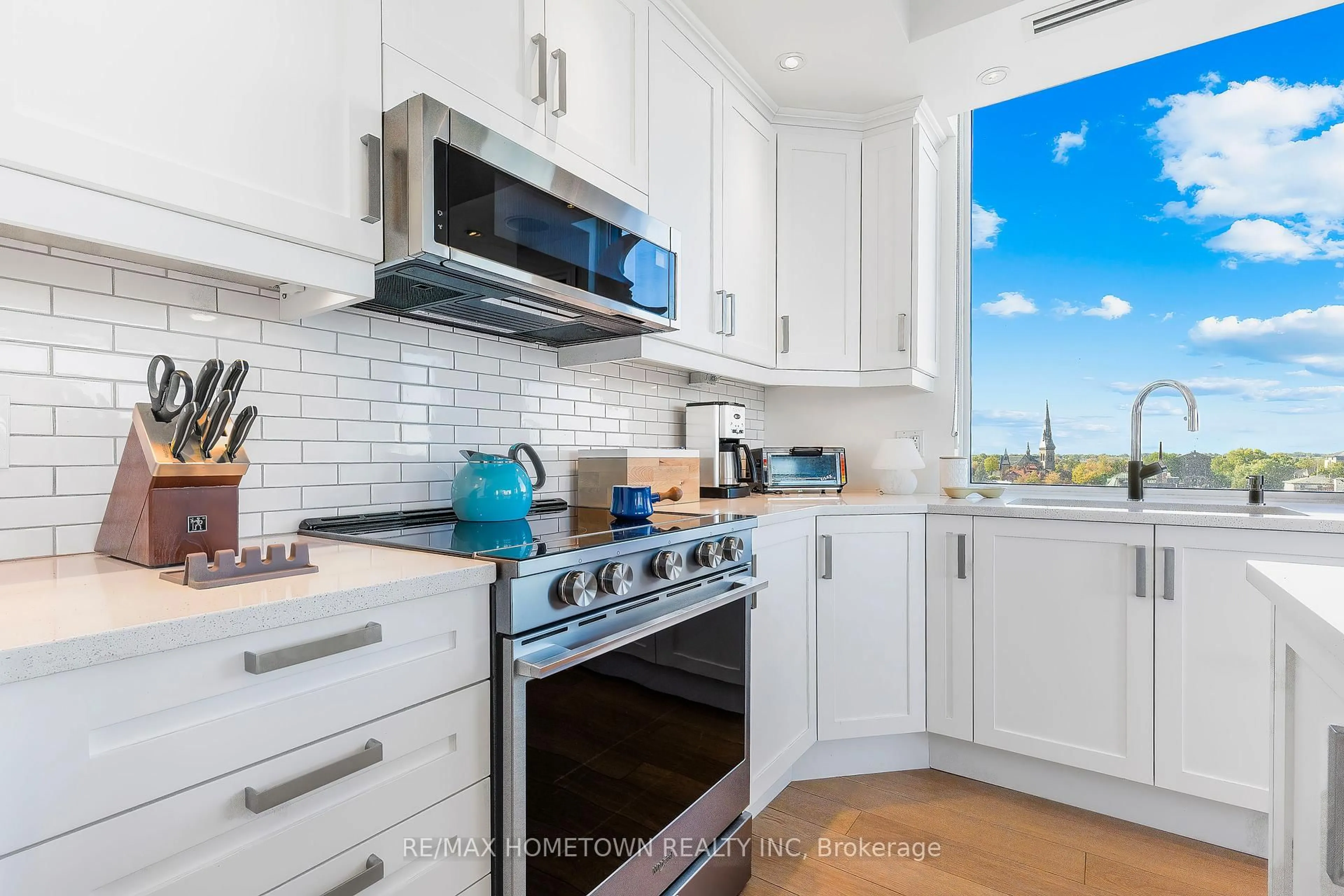 Open concept kitchen, ceramic/tile floor for 15 ST ANDREW St #1205, Brockville Ontario K6V 0B8