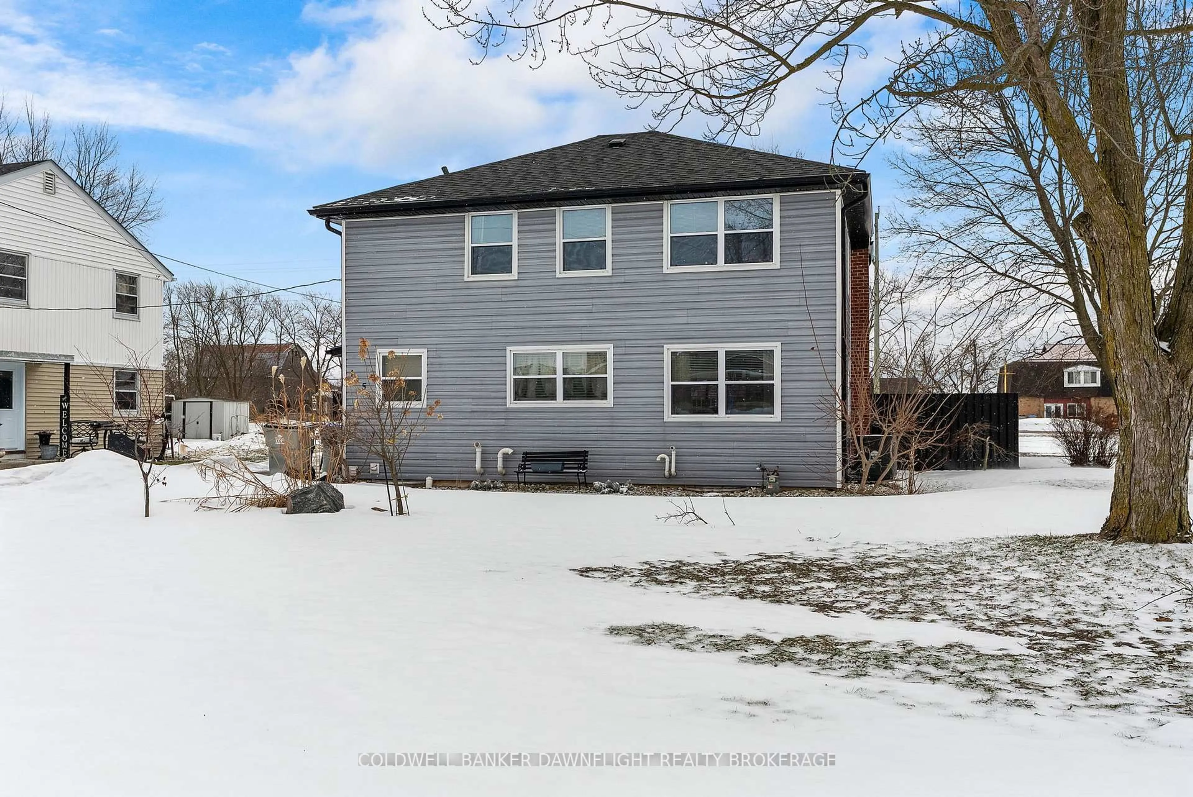 A pic from outside/outdoor area/front of a property/back of a property/a pic from drone, street for 115 Columbia Dr, South Huron Ontario N0M 1Y0