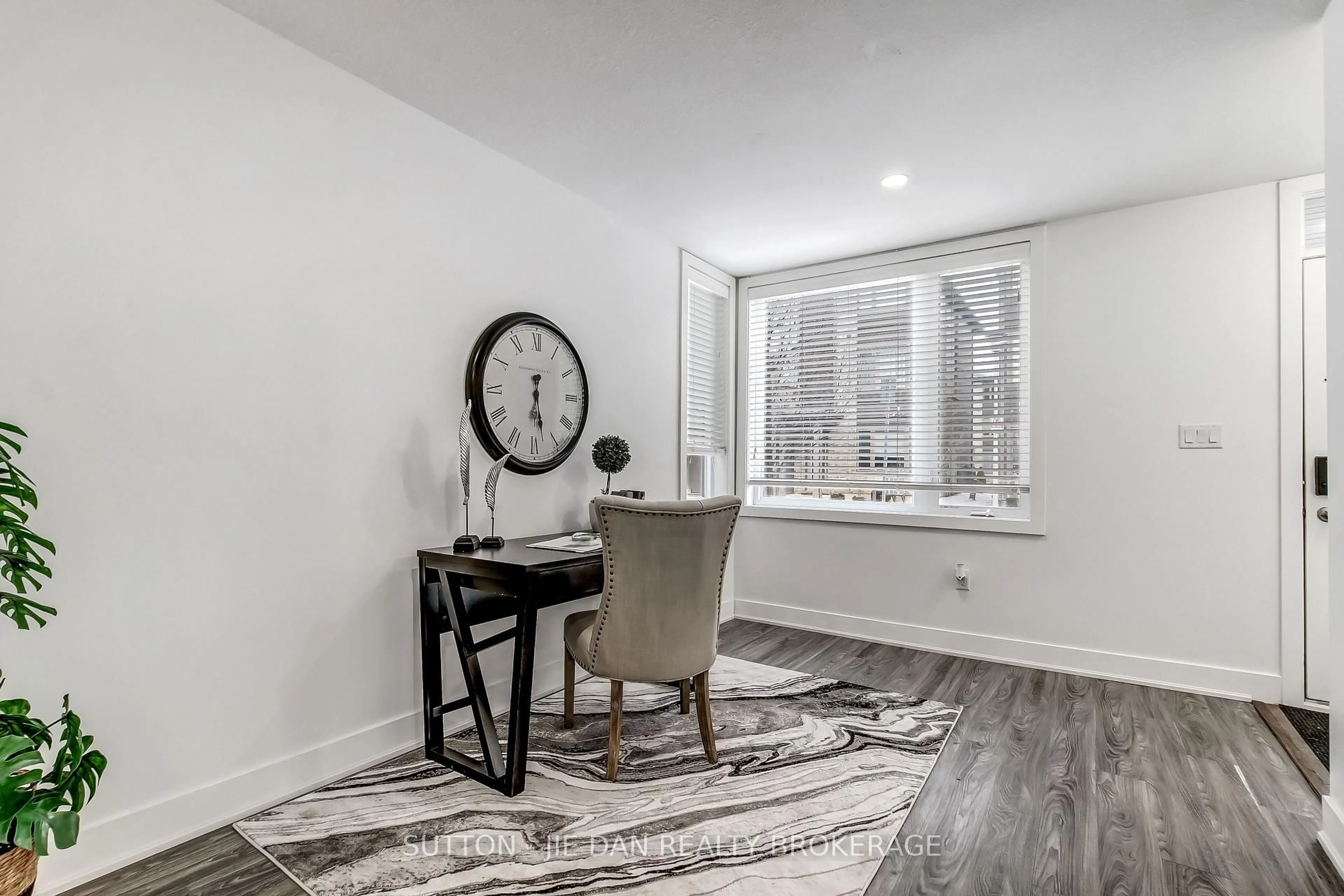 A pic of a room for 1960 Dalmagarry Rd #78, London North Ontario N6G 0T8