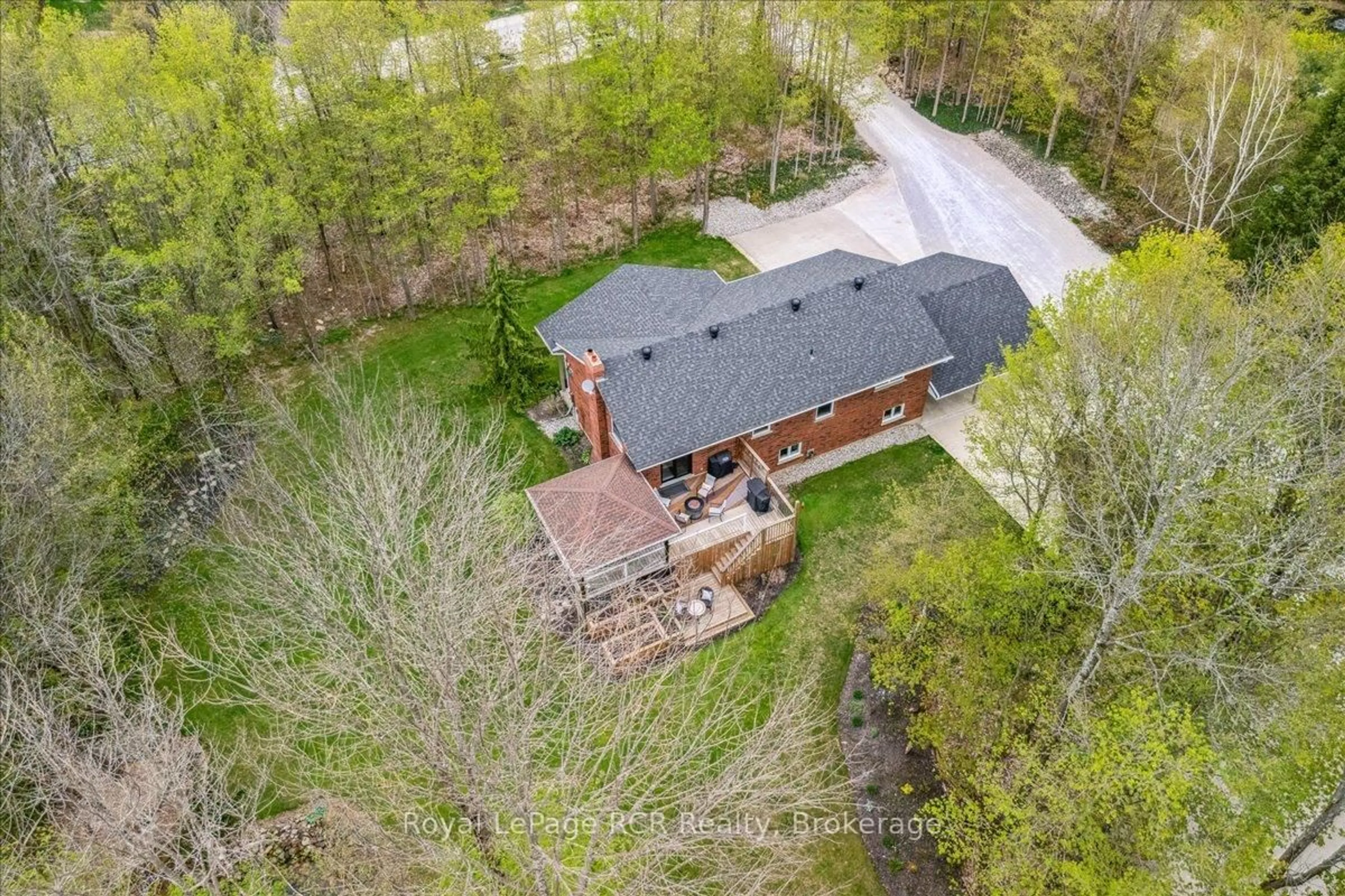 A pic from outside/outdoor area/front of a property/back of a property/a pic from drone, unknown for 103488 Grey 18 Rd, Meaford Ontario N4K 5N8