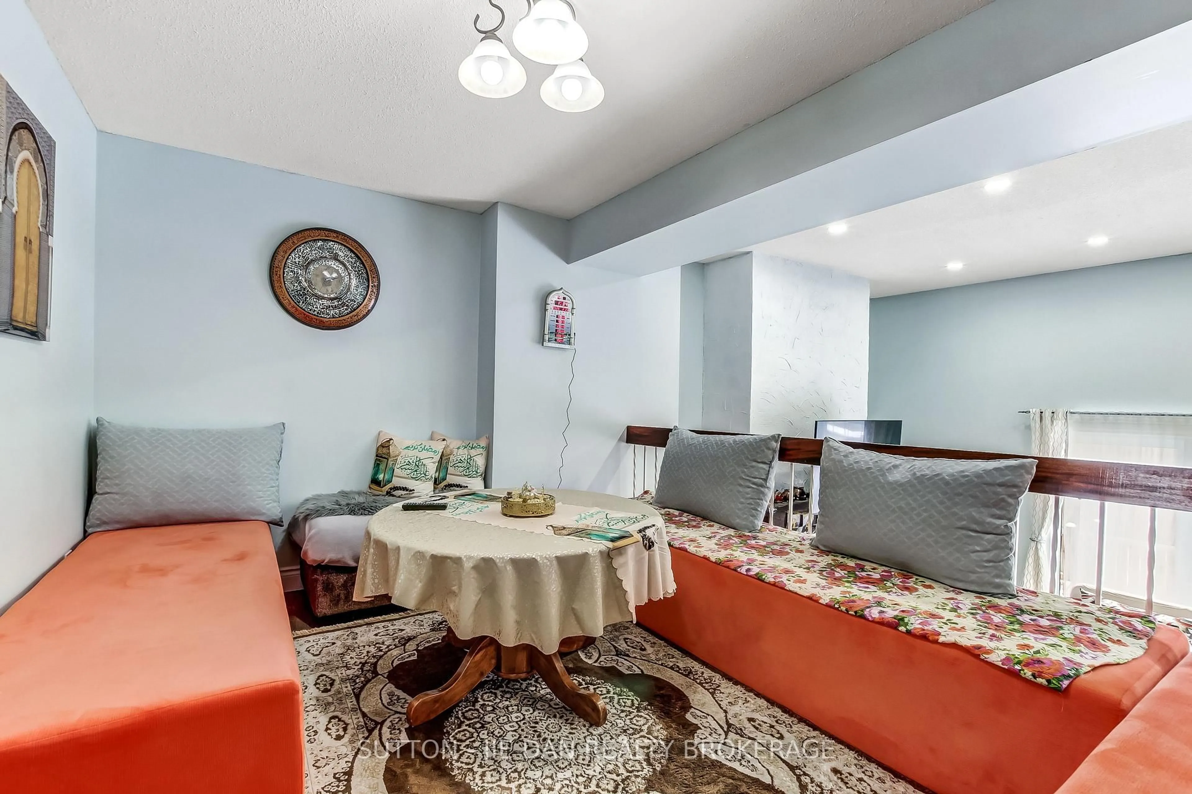 Living room with furniture, unknown for 300 SANDRINGHAM Cres #44, London South Ontario N6C 5B4