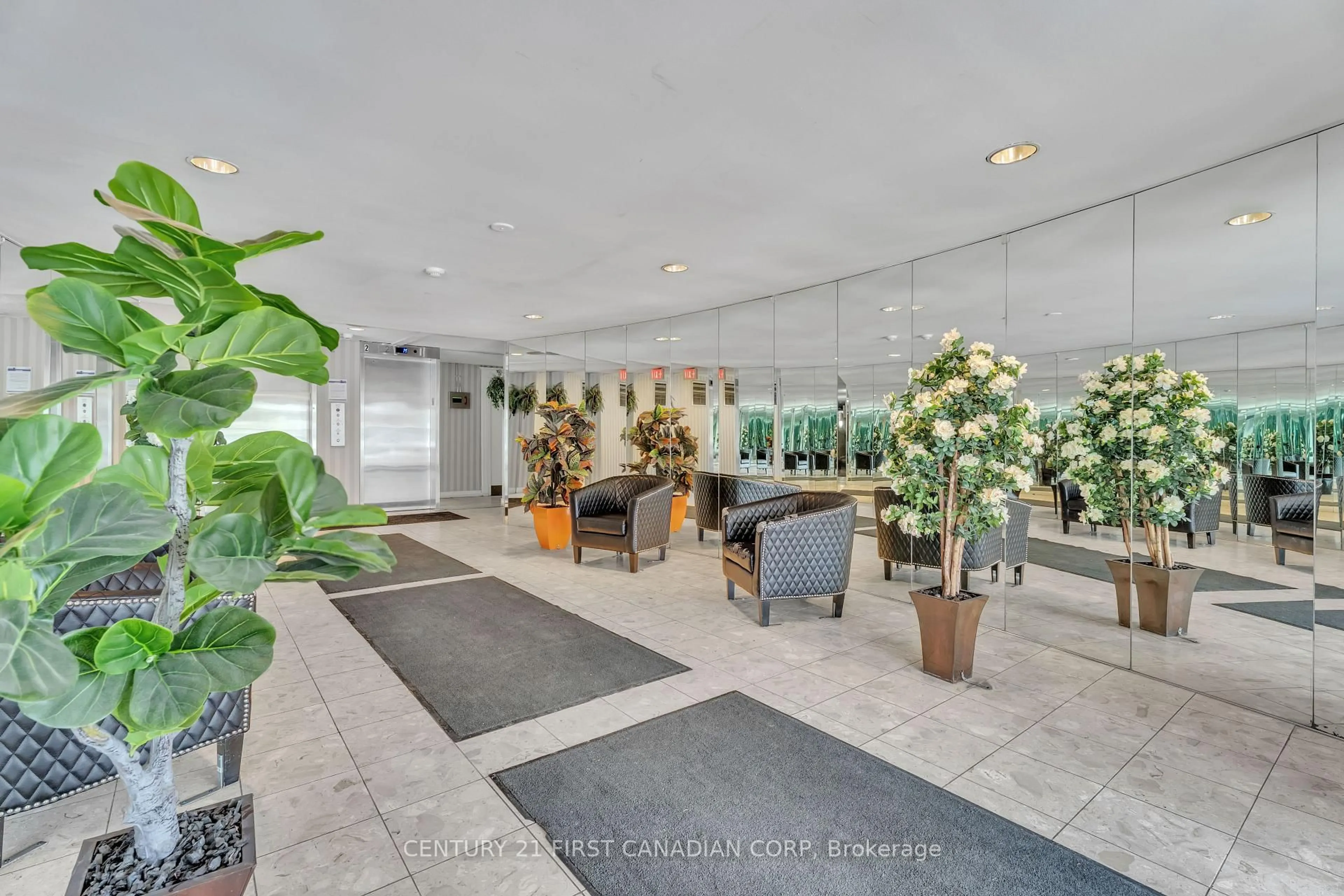 Lobby for 570 Proudfoot Lane #912, London North Ontario N6H 4Z1