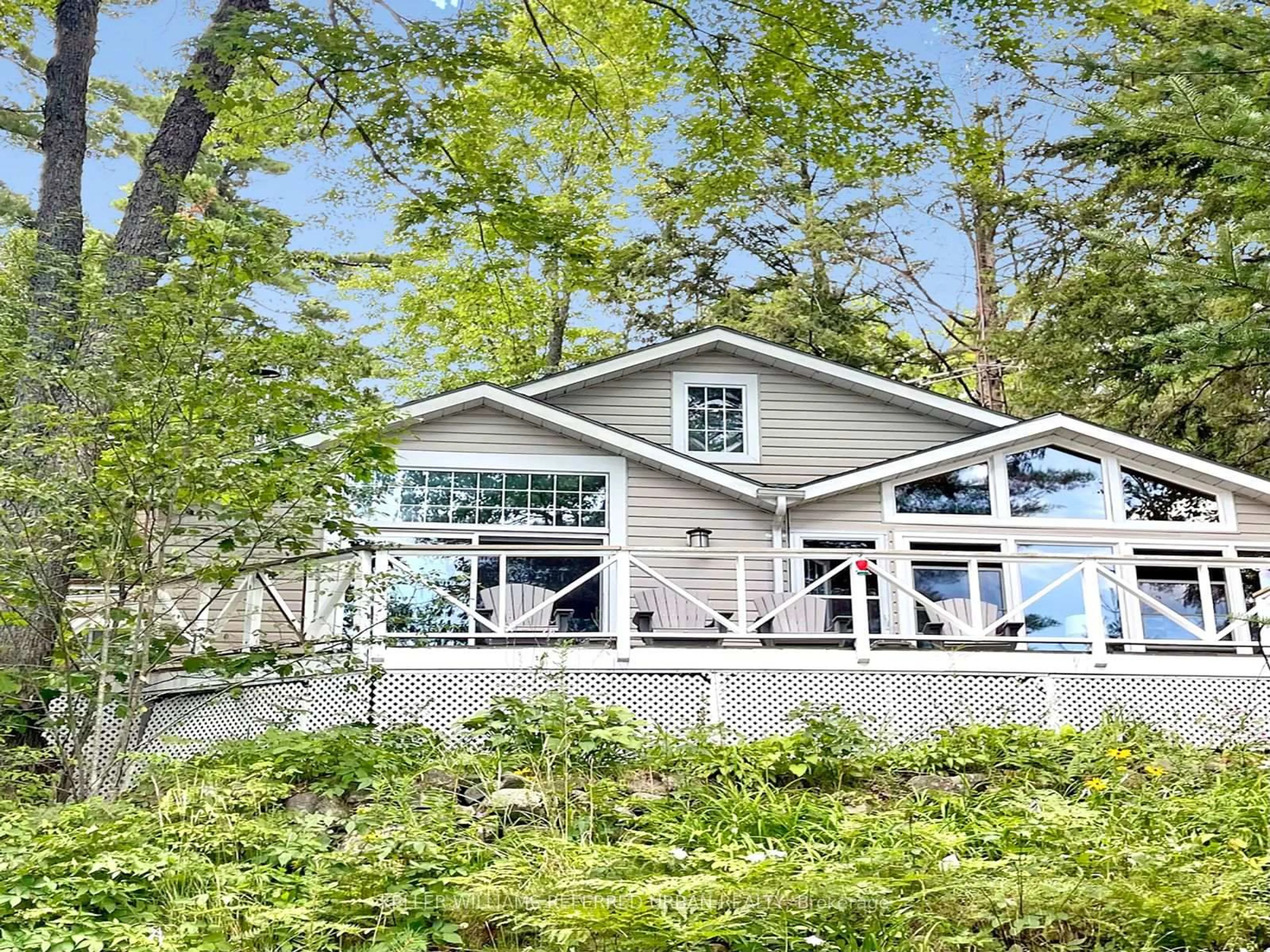 Home with vinyl exterior material, water/lake/river/ocean view for 1118 Pine Lake Shores, Bracebridge Ontario P1L 1X3