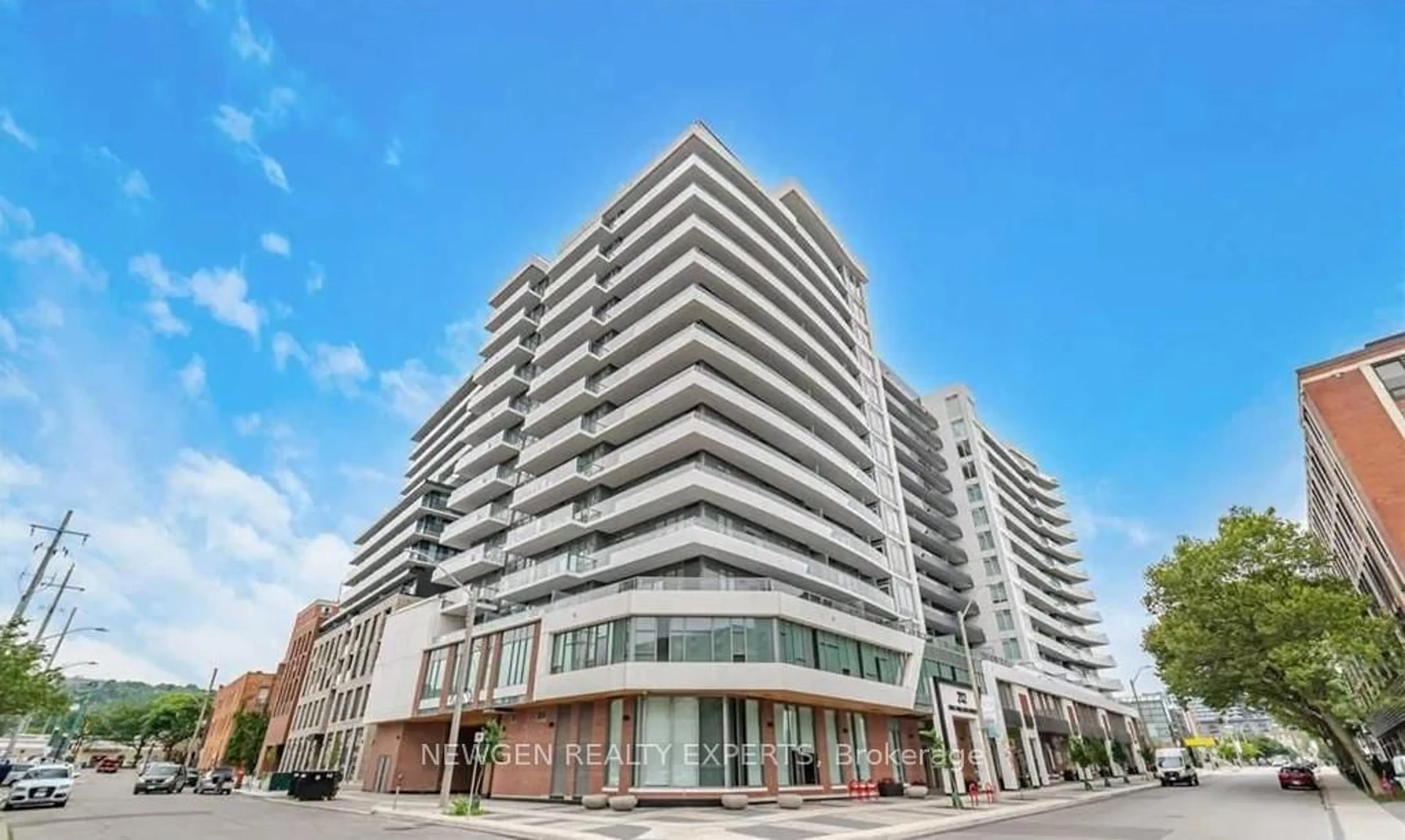 Indoor foyer for 212 King William St #1220, Hamilton Ontario L8R 0A7