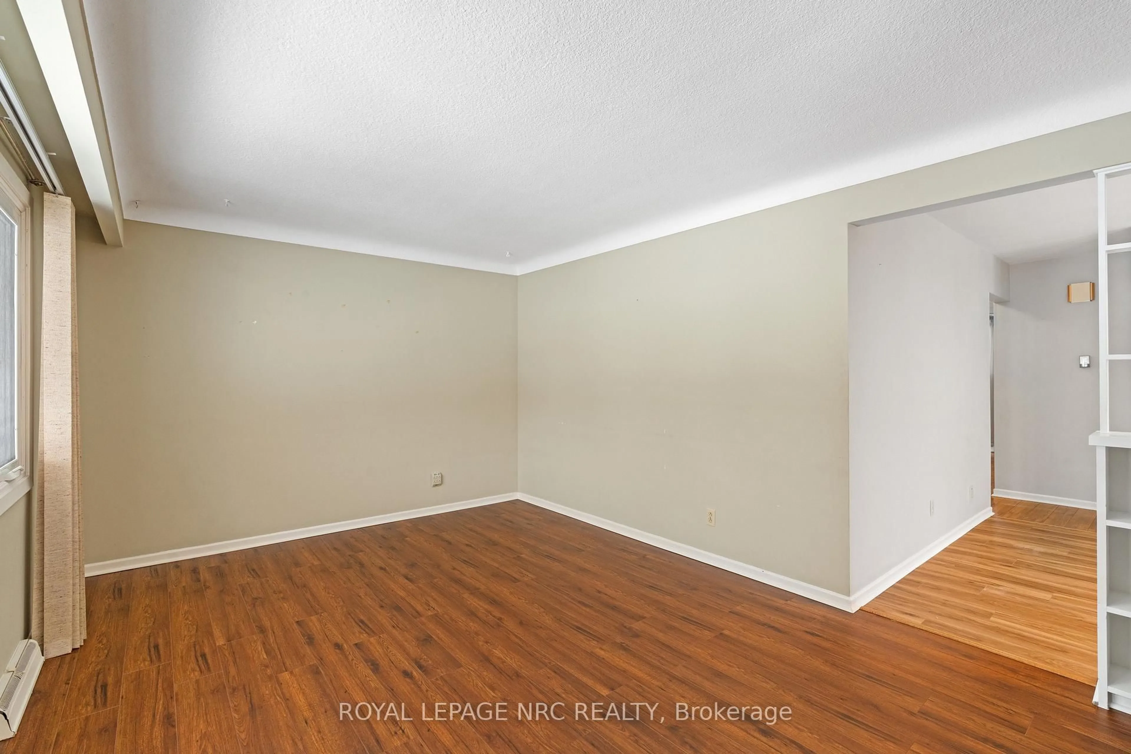 A pic of a room for 6 Brookbanks Dr, St. Catharines Ontario L2N 3W6