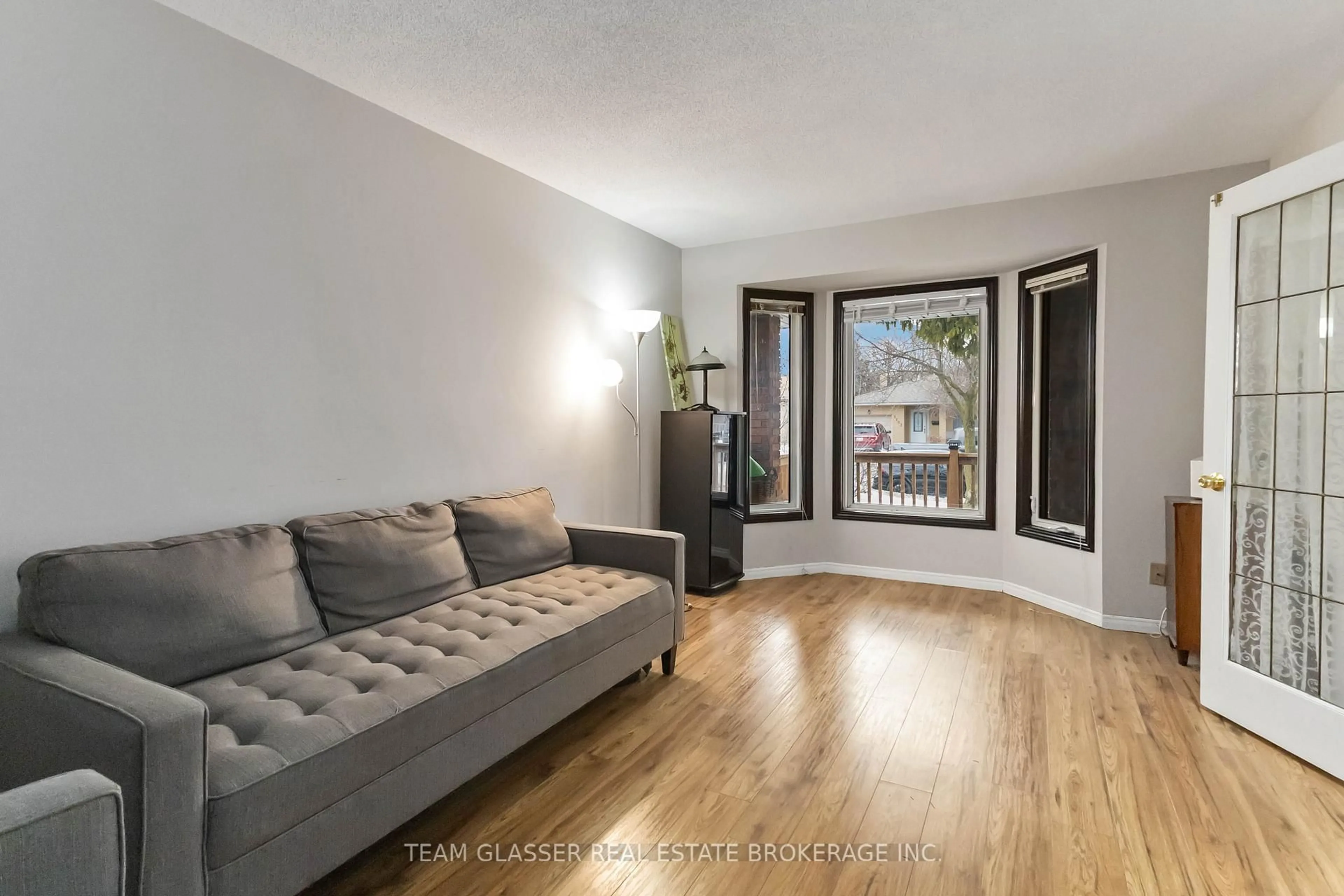 Living room with furniture, unknown for 1082 LAWSON Rd, London North Ontario N6G 2X9