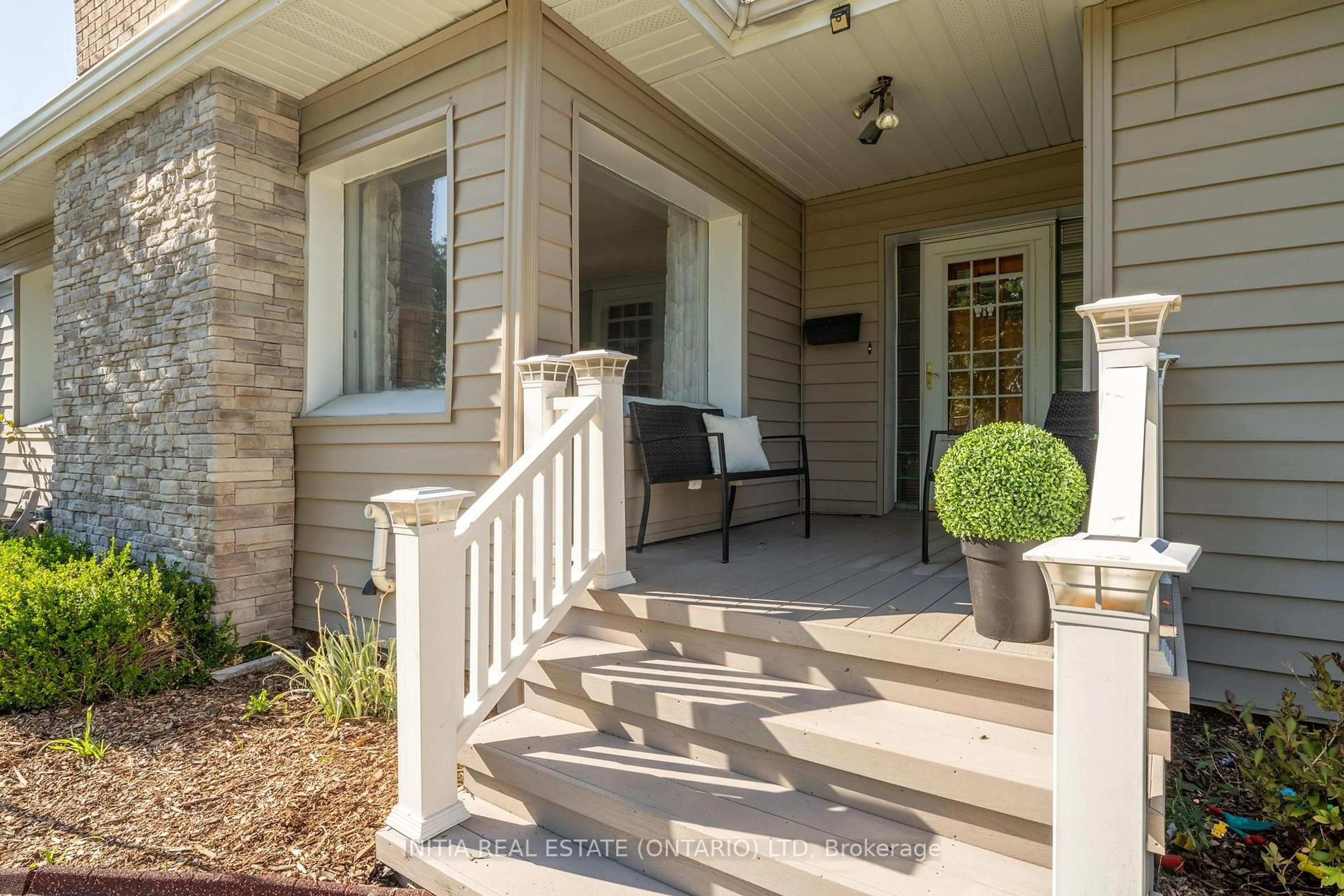 Unknown for 730 TALFOURD St, Sarnia Ontario N7T 1R9