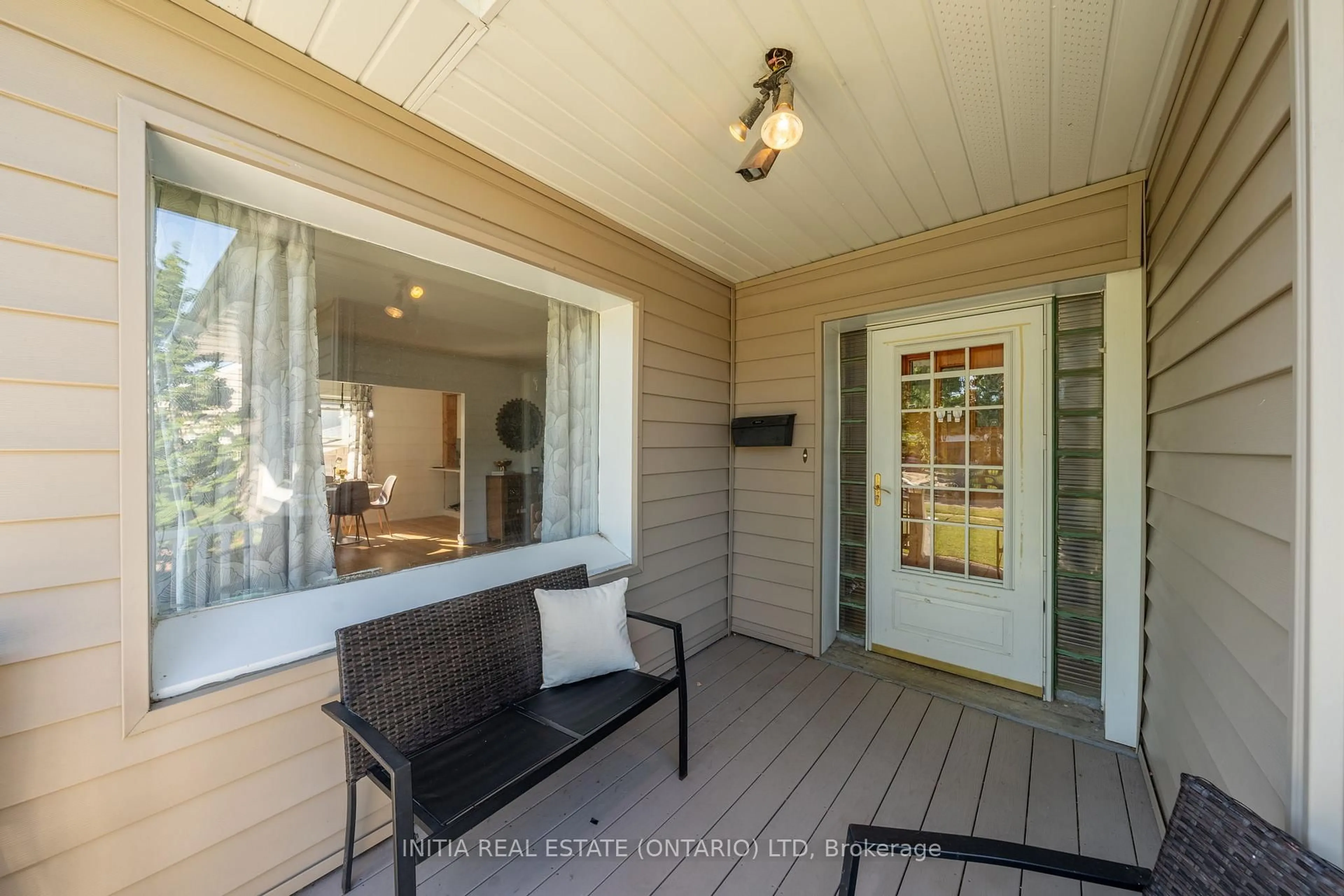 Unknown for 730 TALFOURD St, Sarnia Ontario N7T 1R9