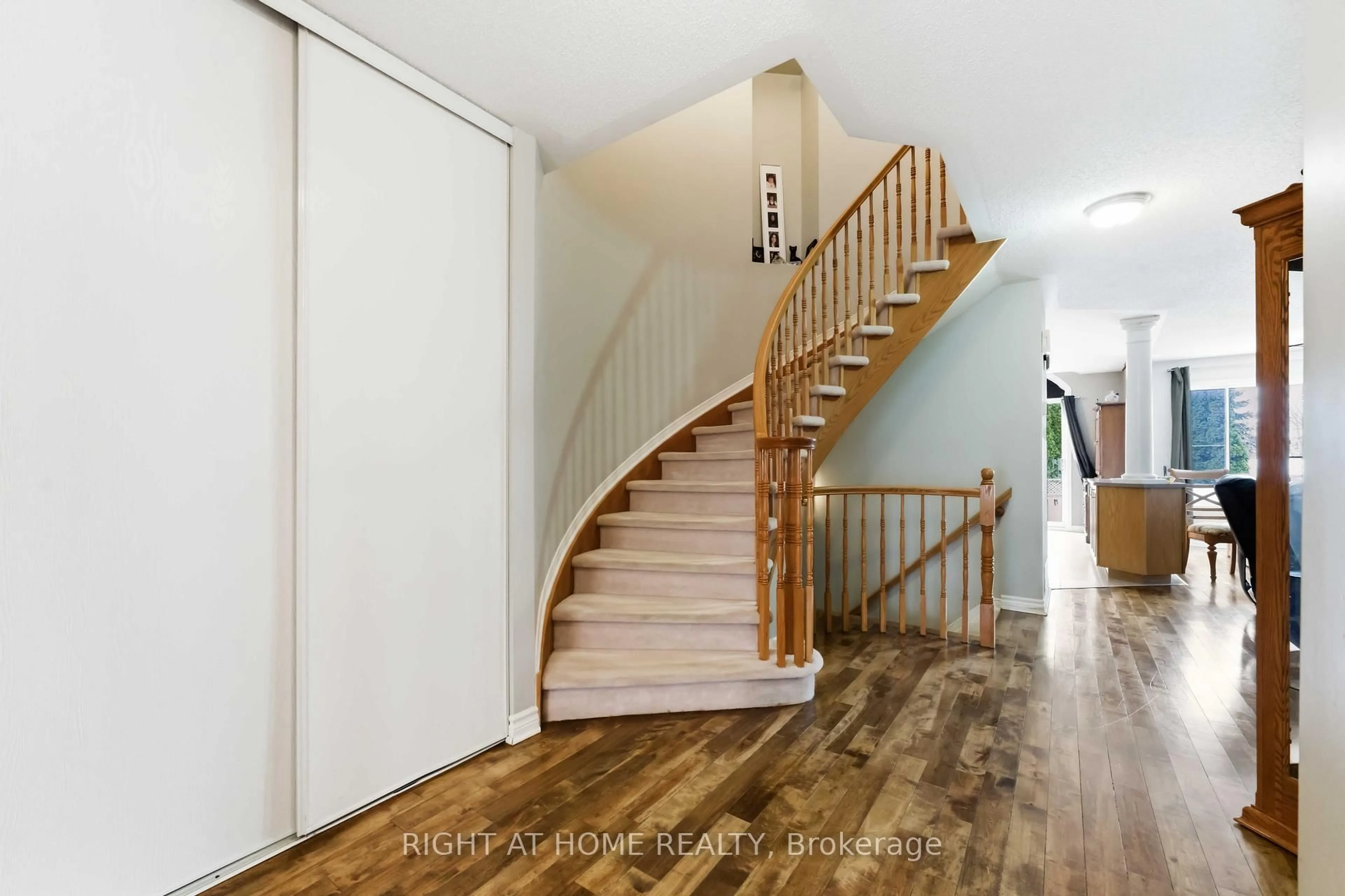 Unknown for 6254 Sablewood Pl, Ottawa Ontario K1C 7M5