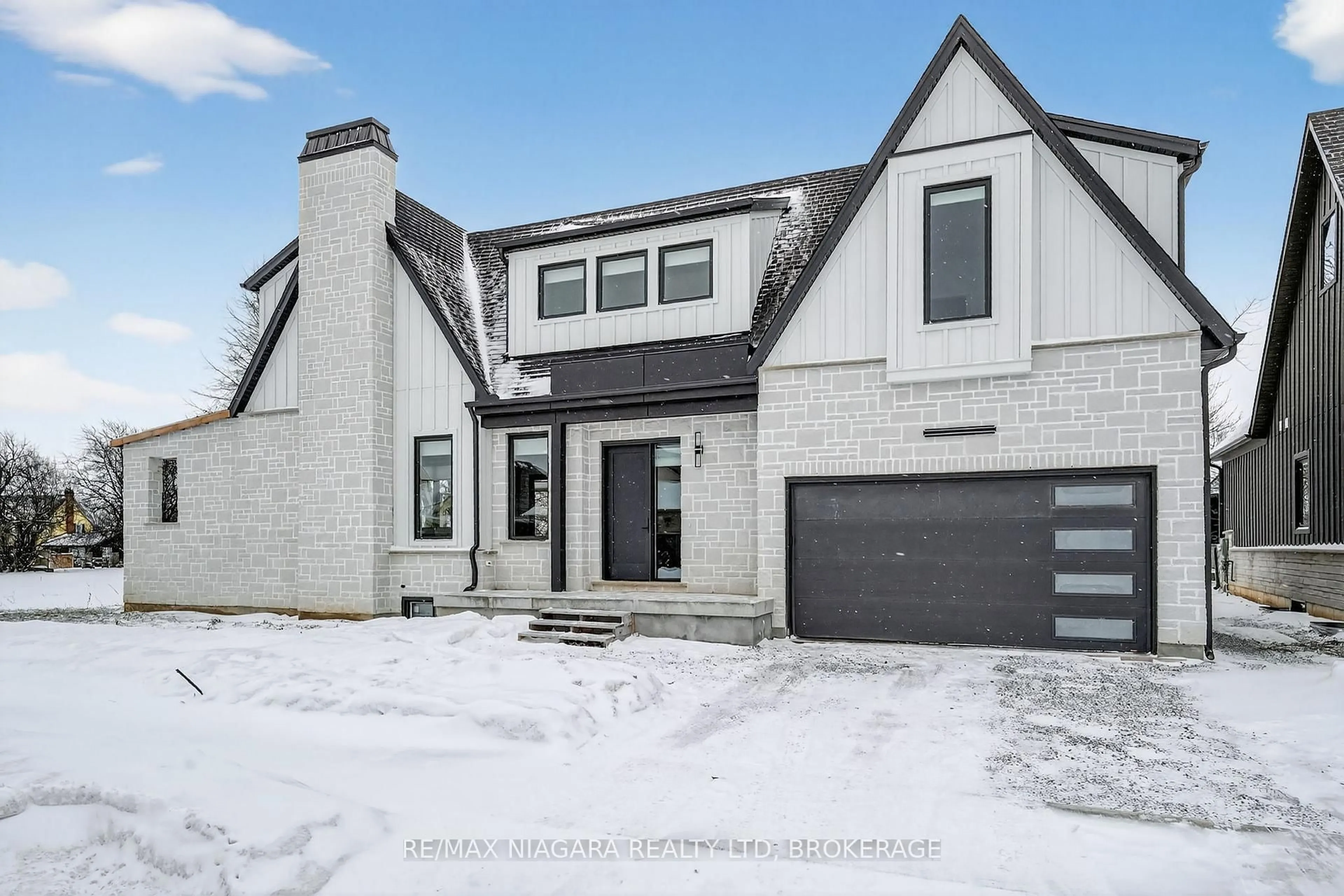 Home with brick exterior material, street for 39 Ivy Cres, Thorold Ontario L2V 4N9