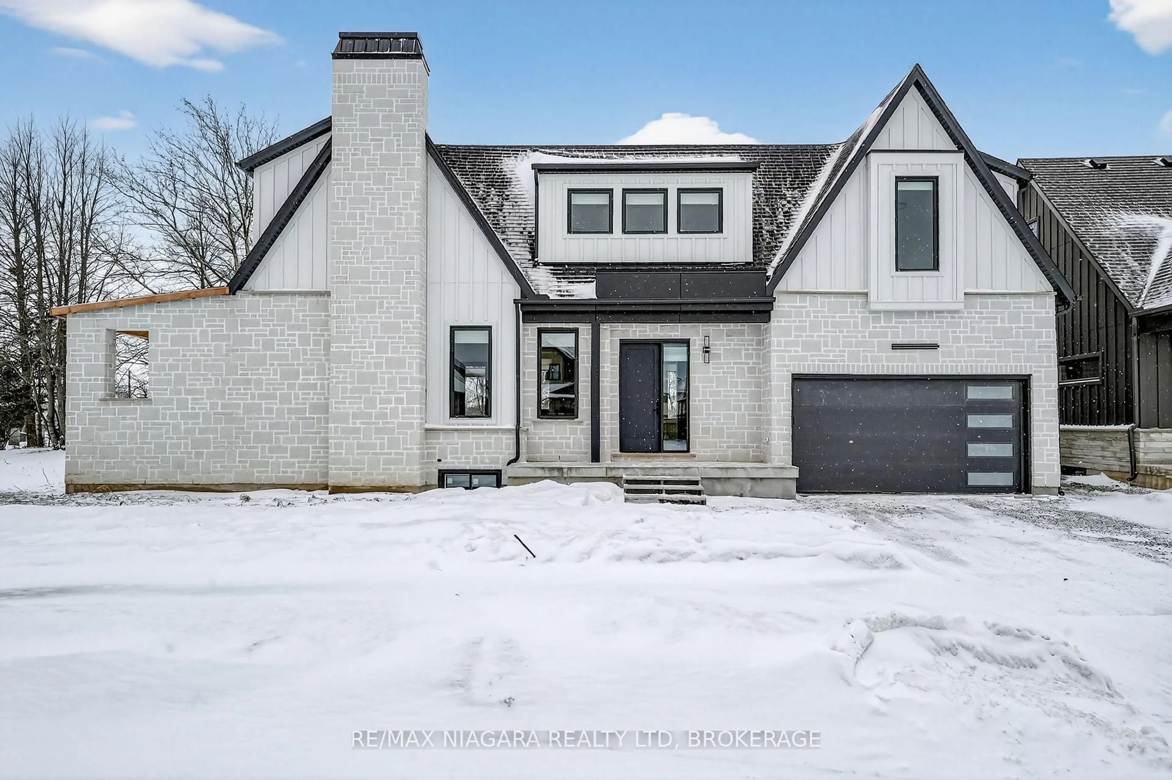 Home with brick exterior material, street for 39 Ivy Cres, Thorold Ontario L2V 4N9