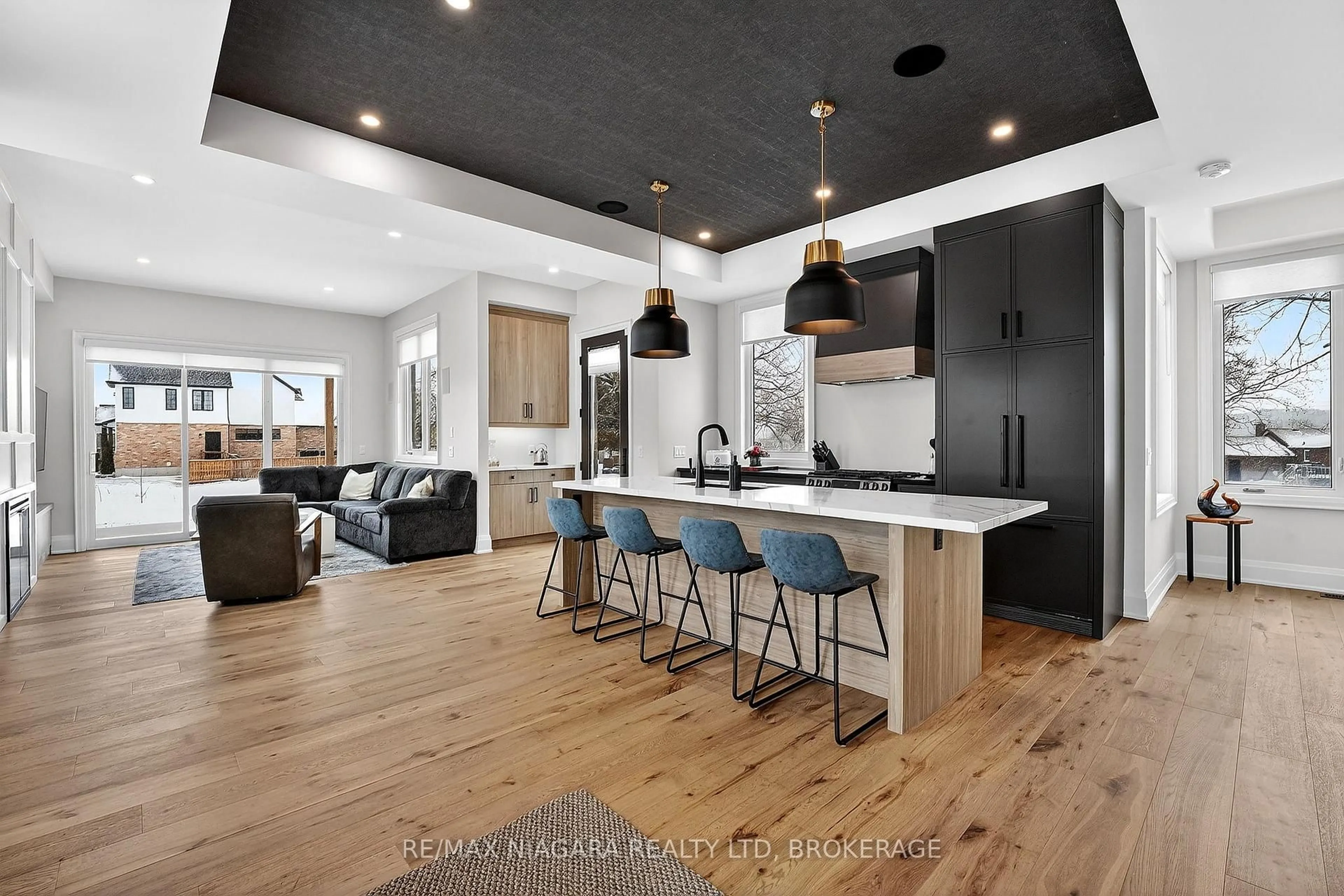 Open concept kitchen, unknown for 39 Ivy Cres, Thorold Ontario L2V 4N9