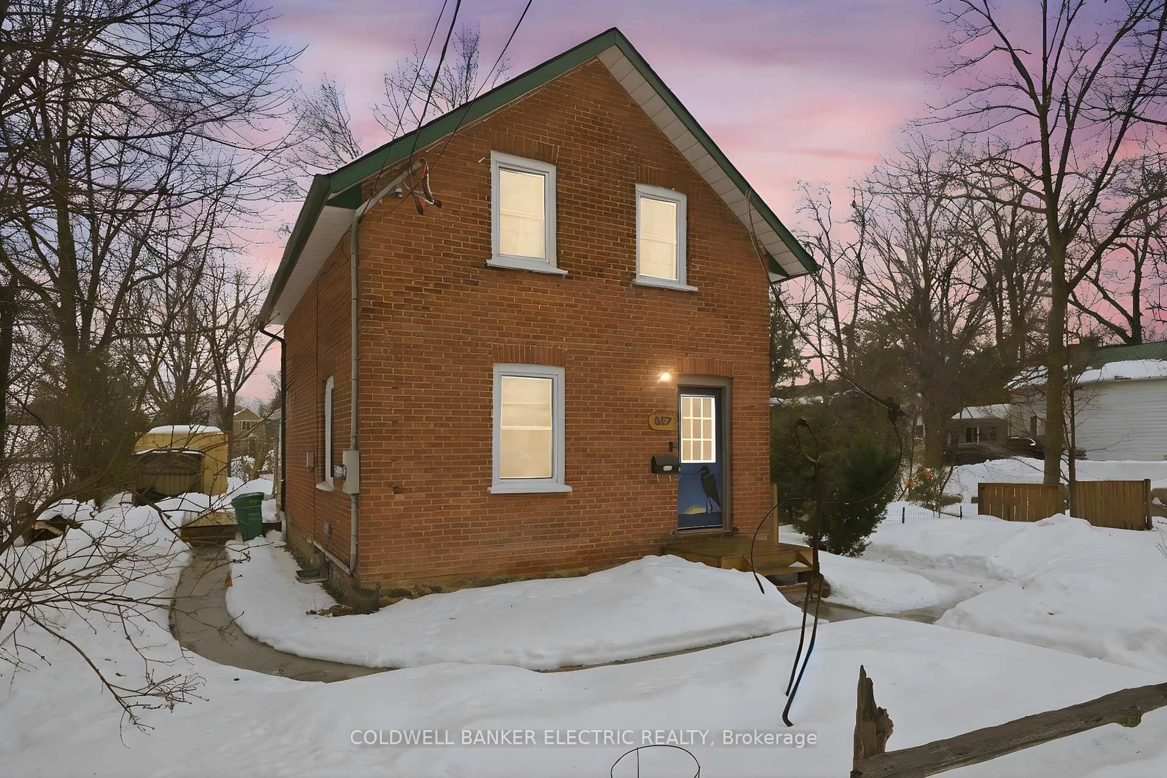 A pic from outside/outdoor area/front of a property/back of a property/a pic from drone, street for 607 Armour Rd, Peterborough Ontario K9H 1Z3