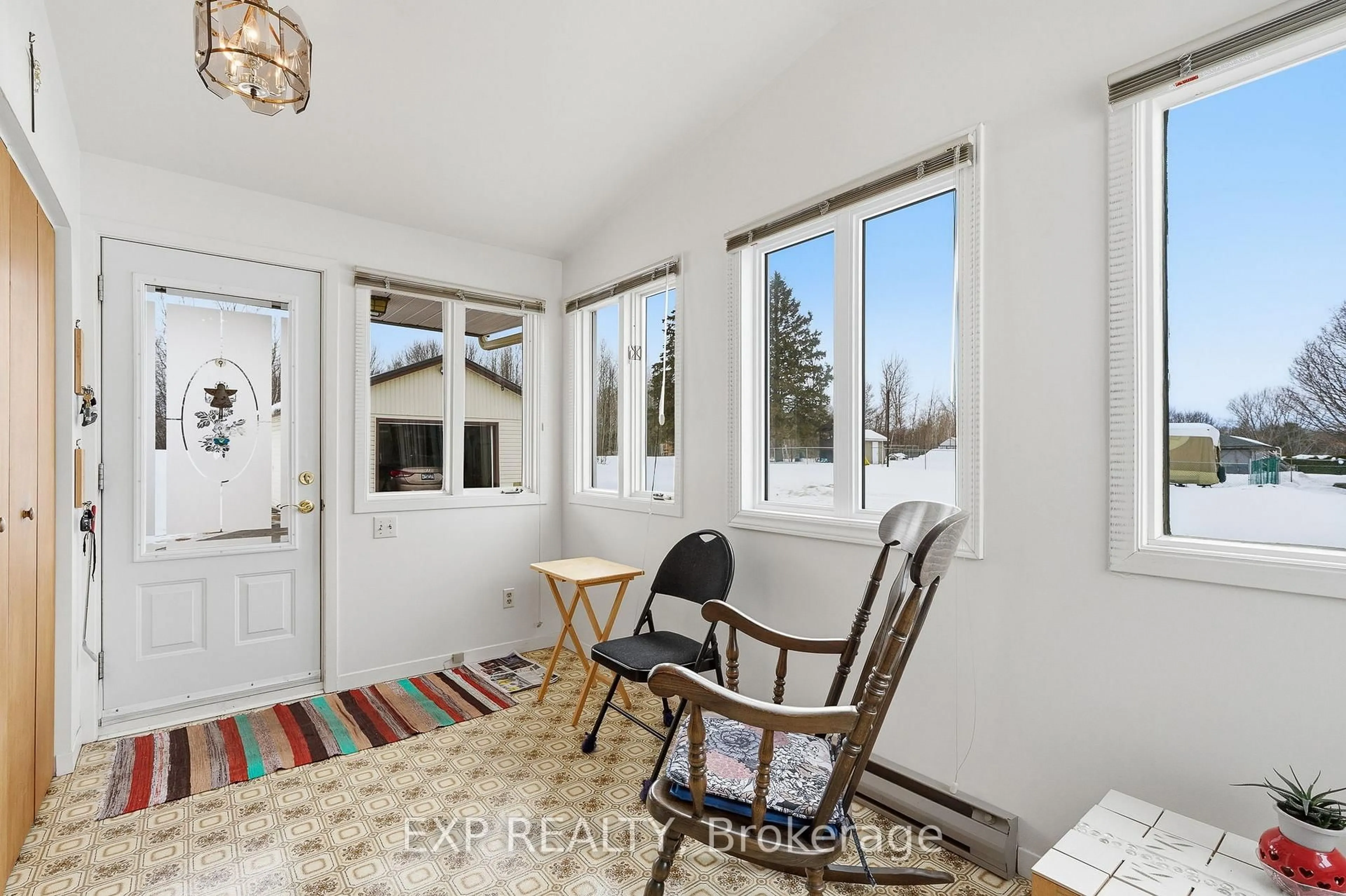 Indoor entryway for 1776 Labonte St, Clarence-Rockland Ontario K0A 1N0