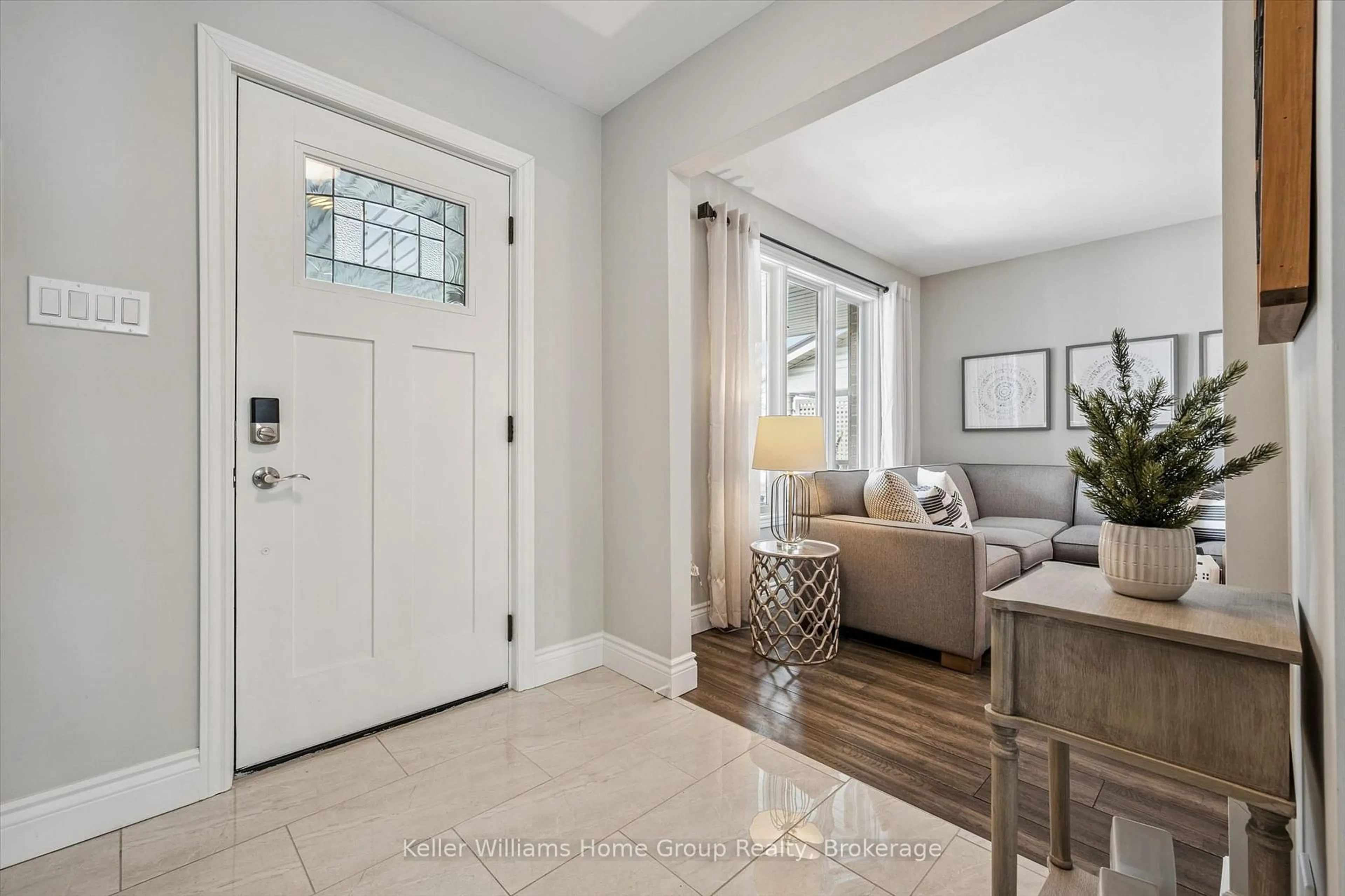 Indoor entryway for 126 Municipal St, Guelph Ontario N1G 4R1