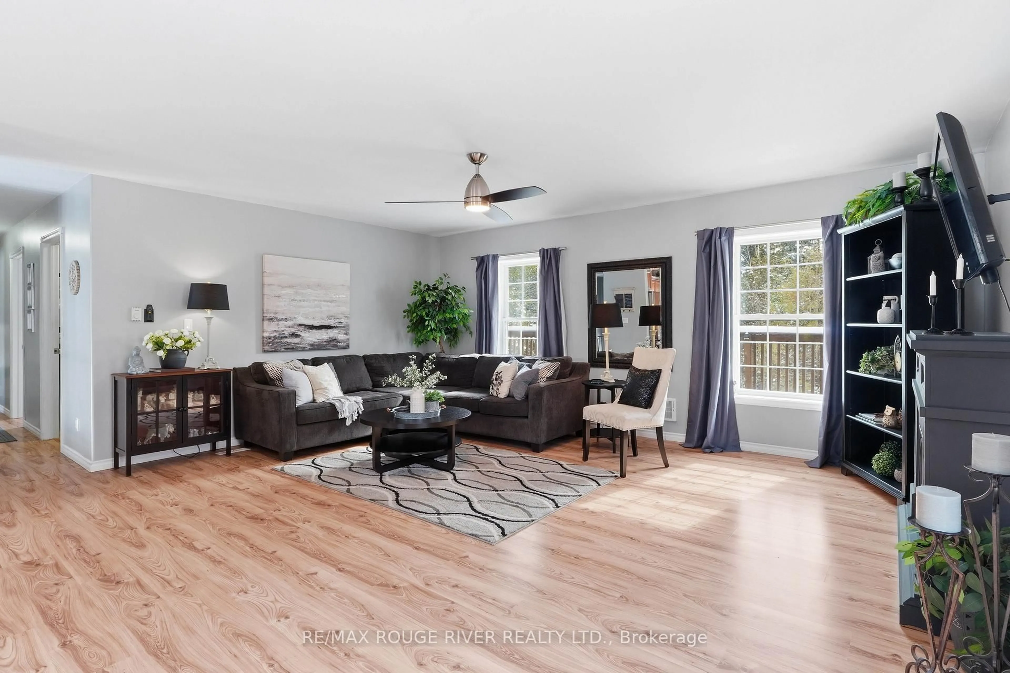 Living room with furniture, unknown for 1262 Quin-Mo-Lac Rd, Tweed Ontario K0K 3J0