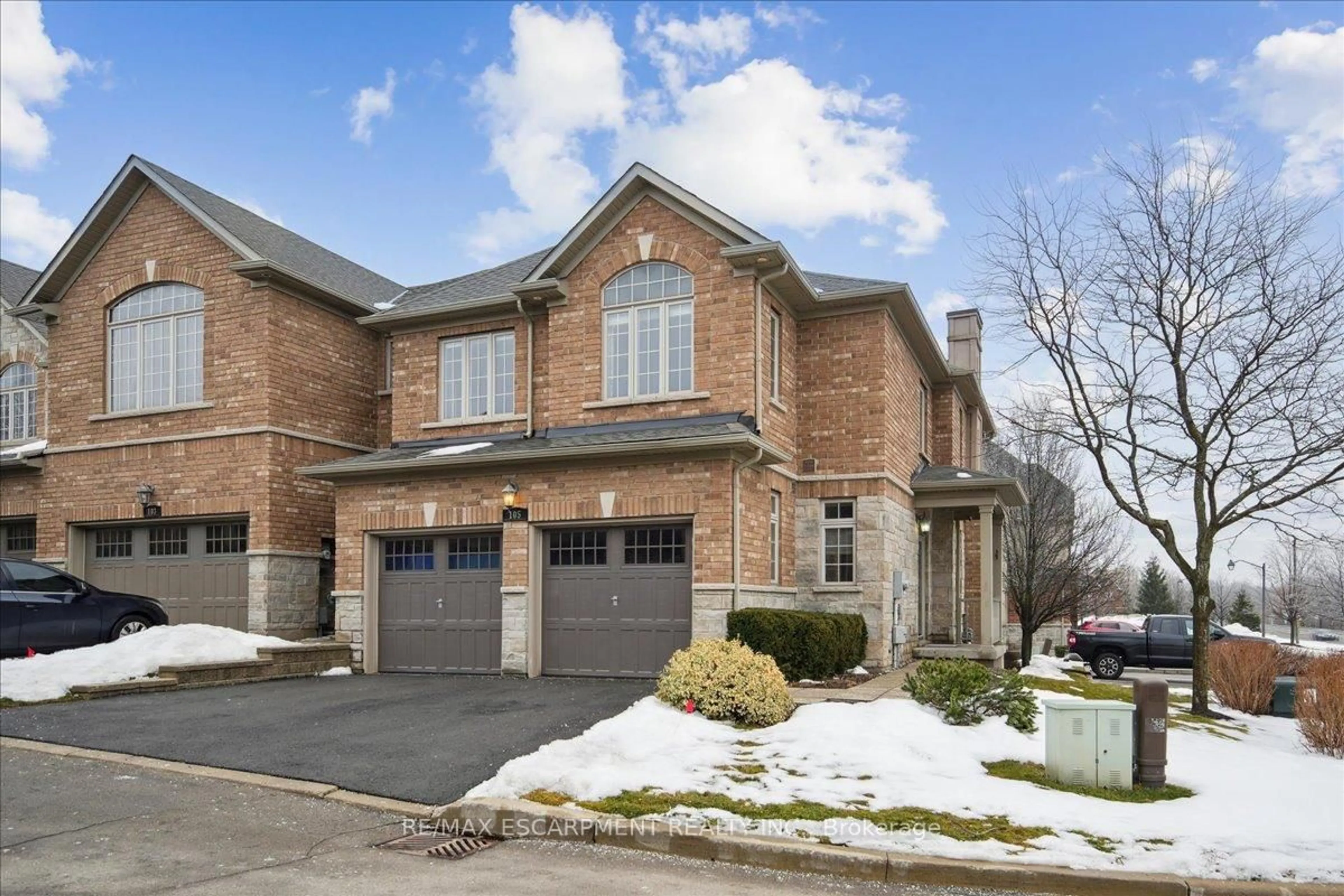 Home with brick exterior material, street for 105 Oakhaven Pl, Hamilton Ontario L9K 0B6
