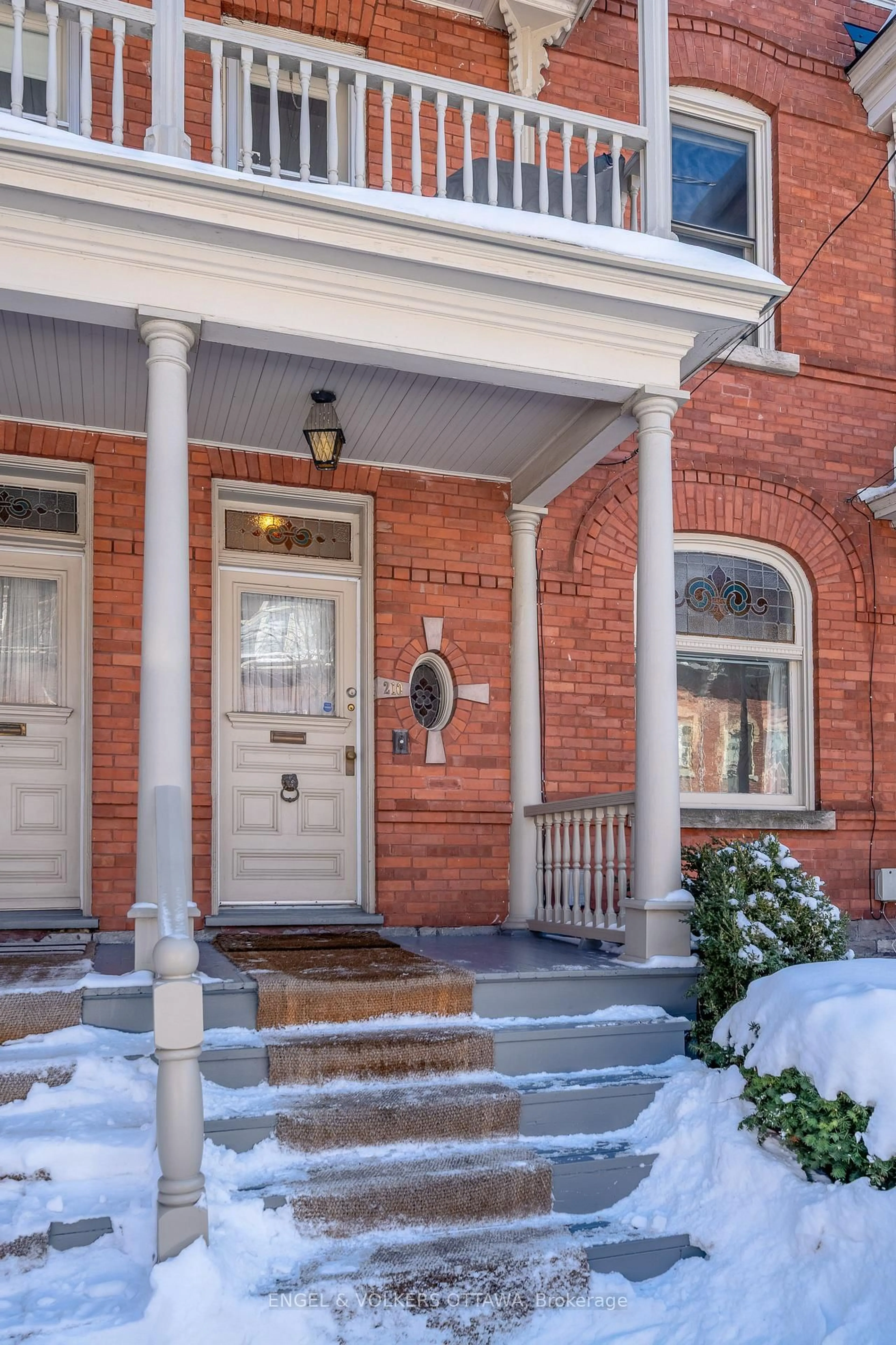 Home with brick exterior material, street for 210 Daly Ave, Ottawa Ontario K1N 6G2