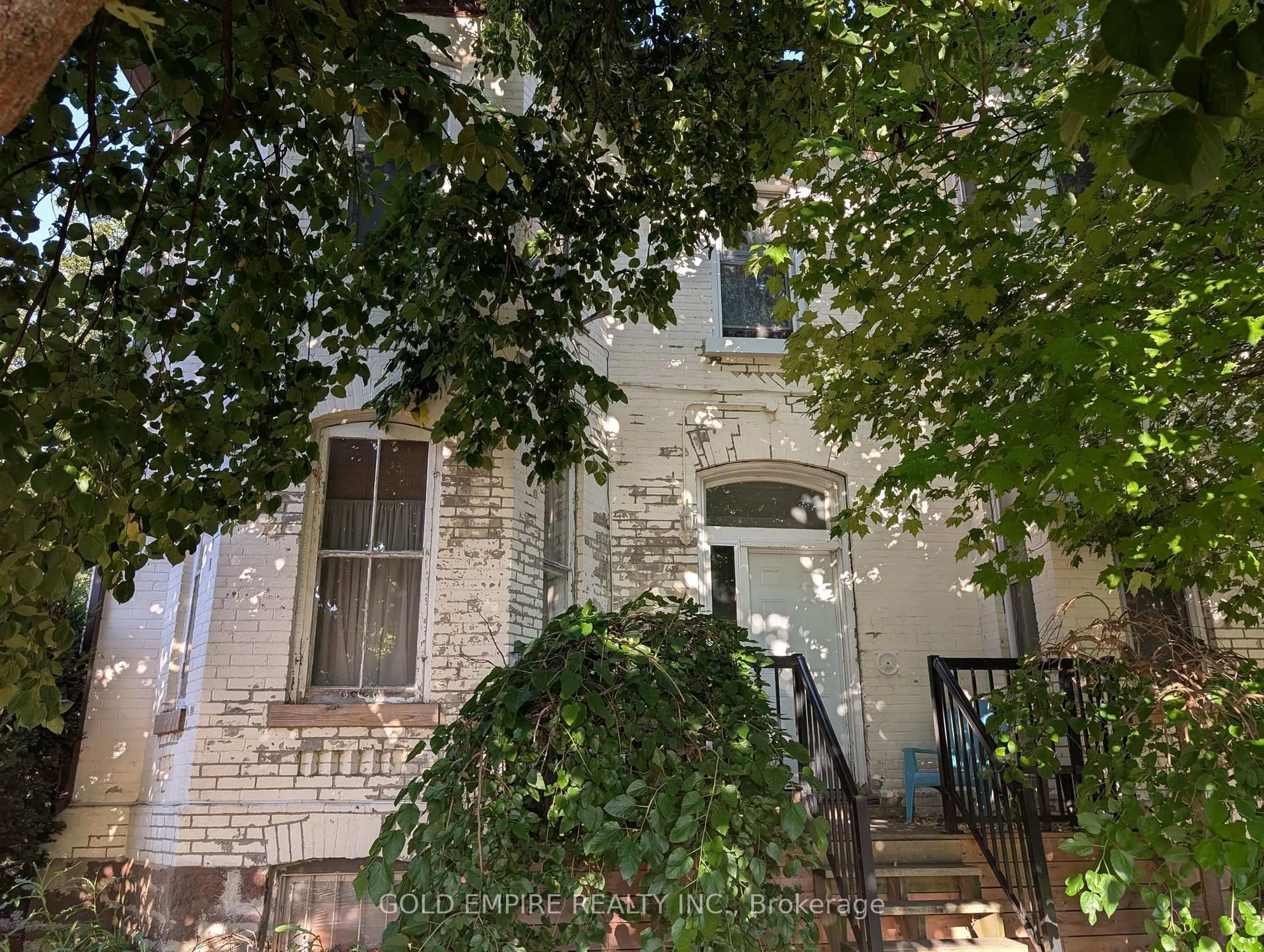 Unknown for 42 Wellington St, Woodstock Ontario N4S 6P3