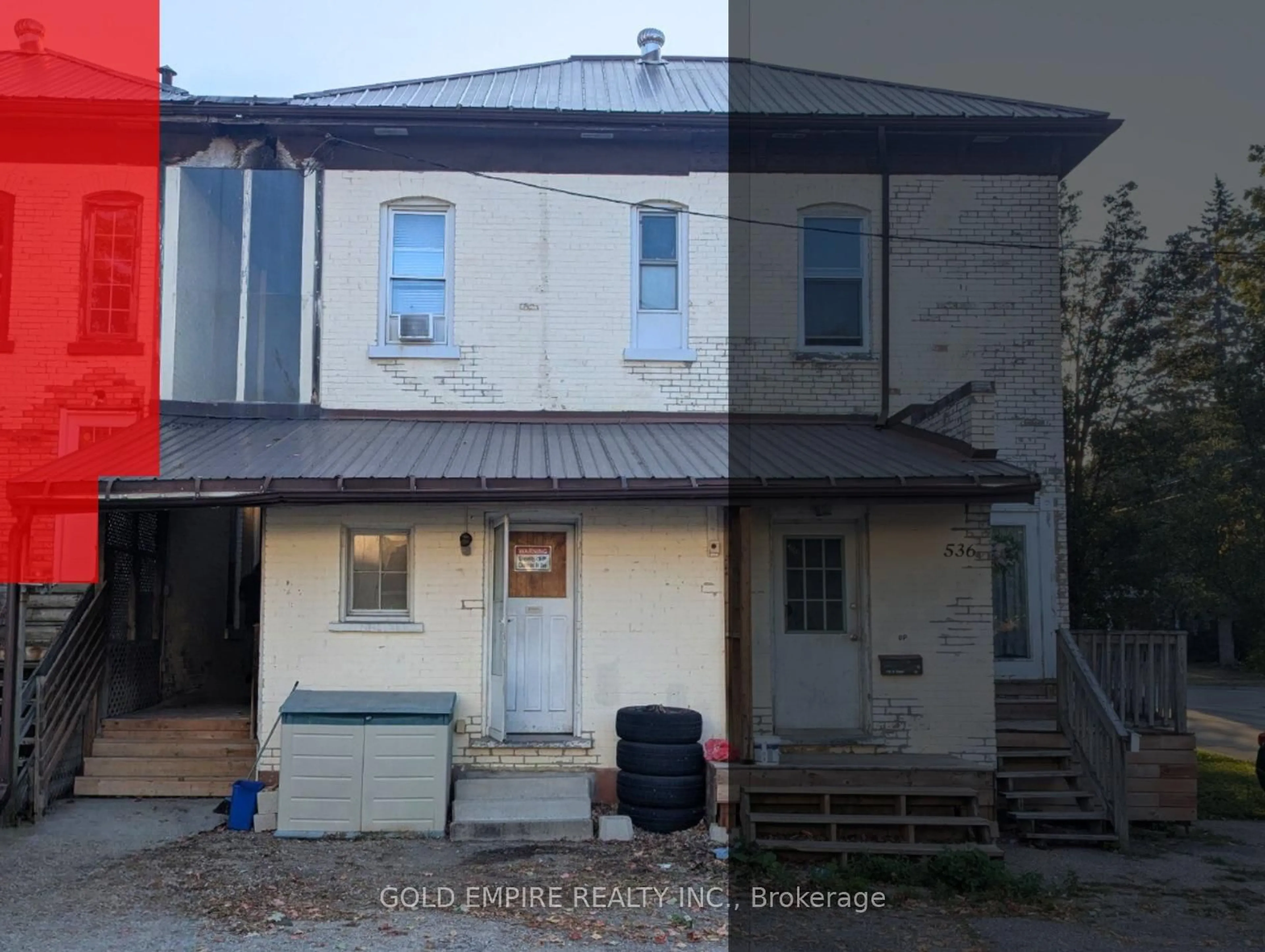 A pic from outside/outdoor area/front of a property/back of a property/a pic from drone, building for 42 Wellington St, Woodstock Ontario N4S 6P3