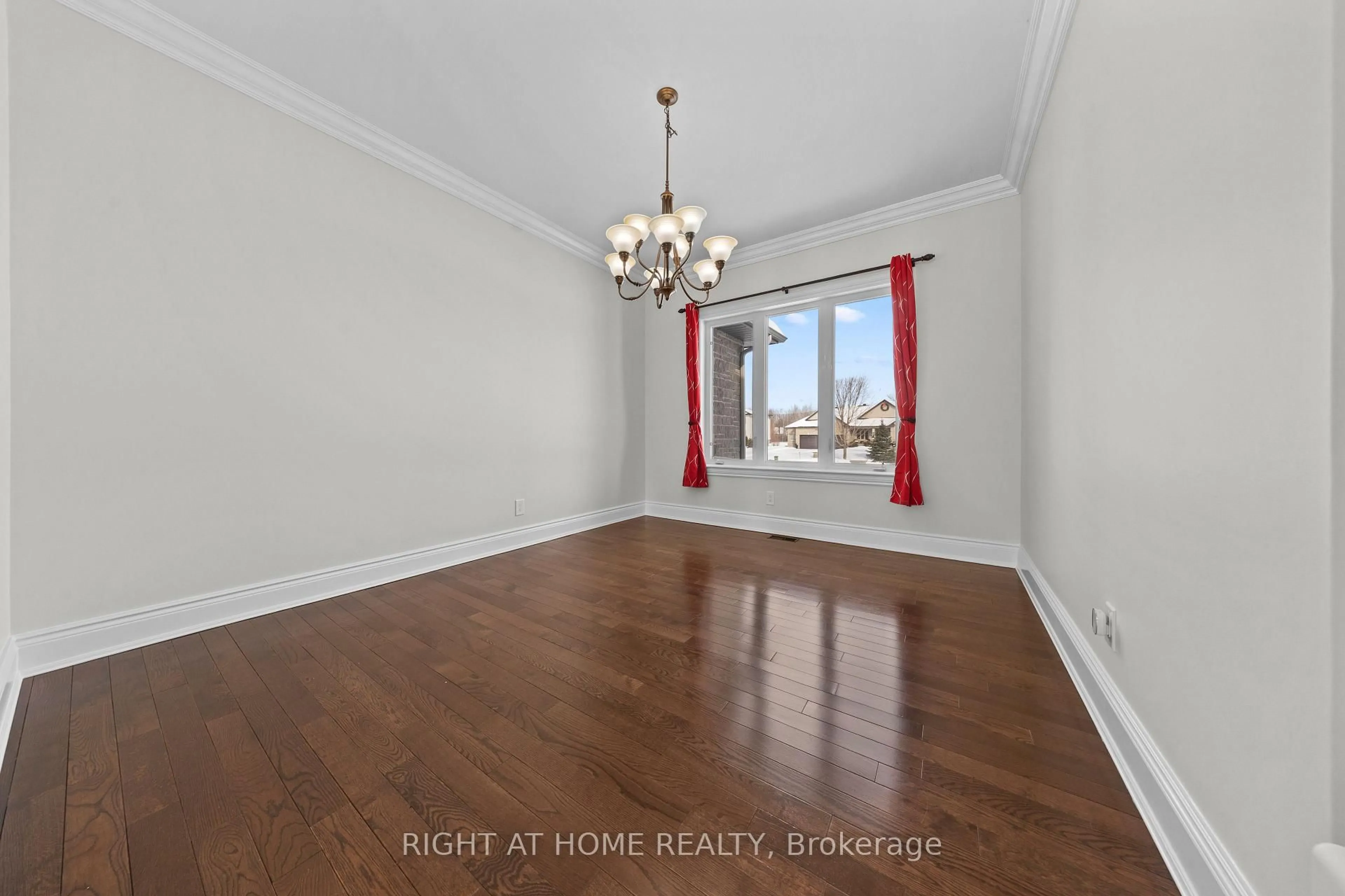 A pic of a room for 6833 Suncrest Dr, Ottawa Ontario K4P 0B2