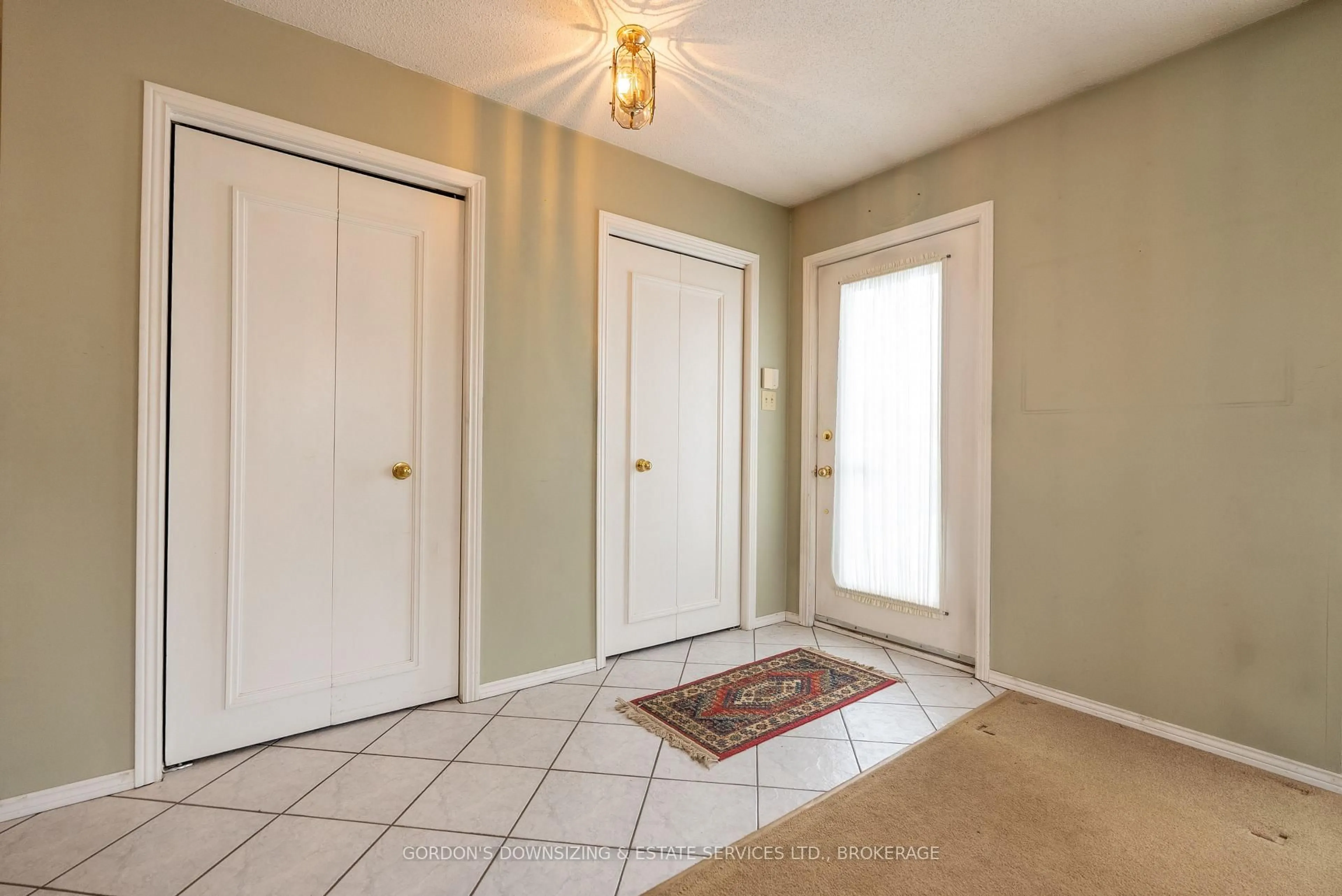 Indoor entryway for 7 Pebblehill Pl, Greater Sudbury Ontario P3E 5Y9