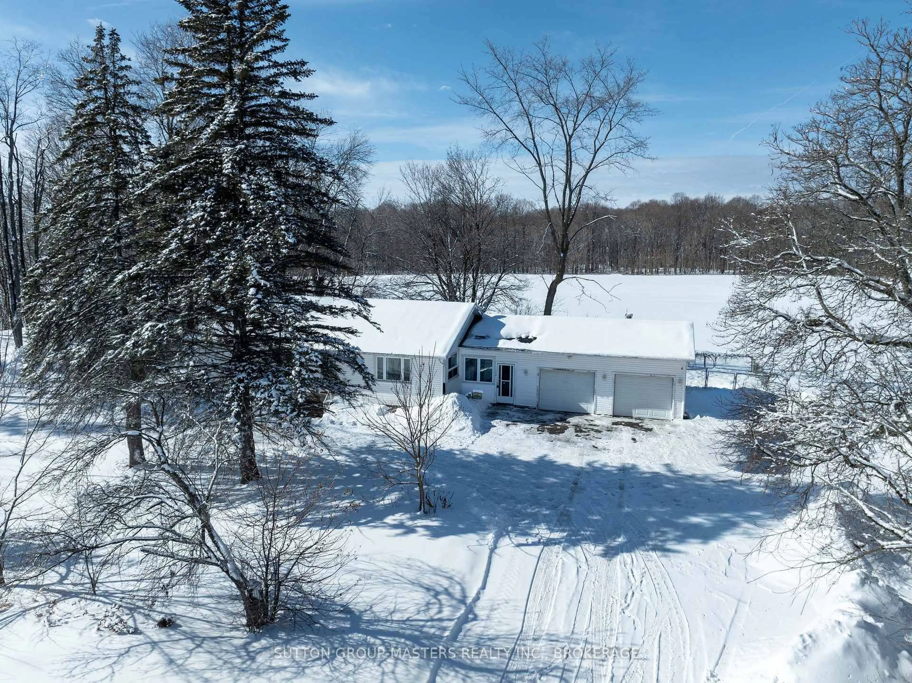 A pic from outside/outdoor area/front of a property/back of a property/a pic from drone, water/lake/river/ocean view for 3248 Highway 32 Highway, Leeds and the Thousand Islands Ontario K0H 2N0