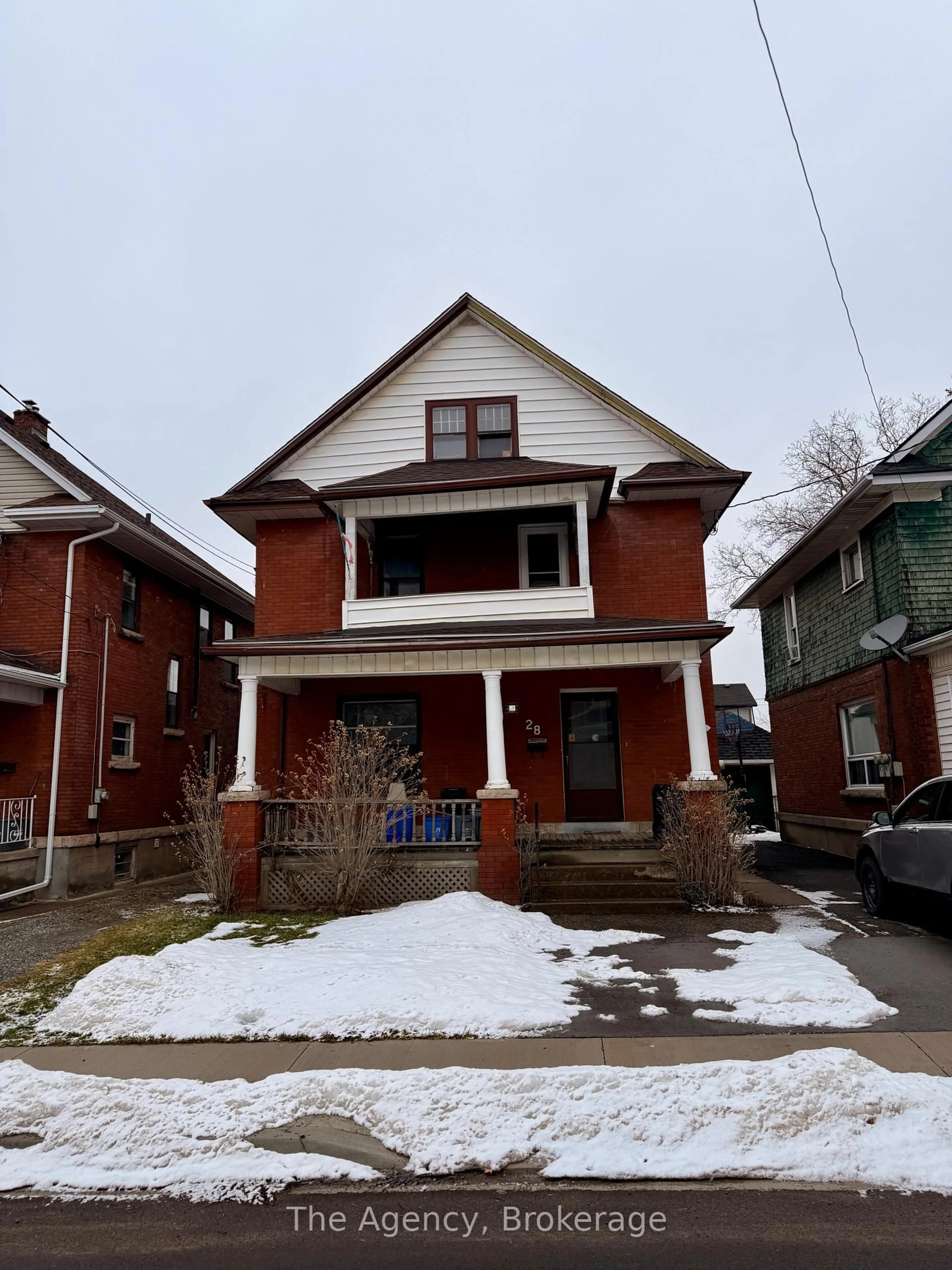 Home with brick exterior material, street for 28 Grove St, Welland Ontario L3B 4B4