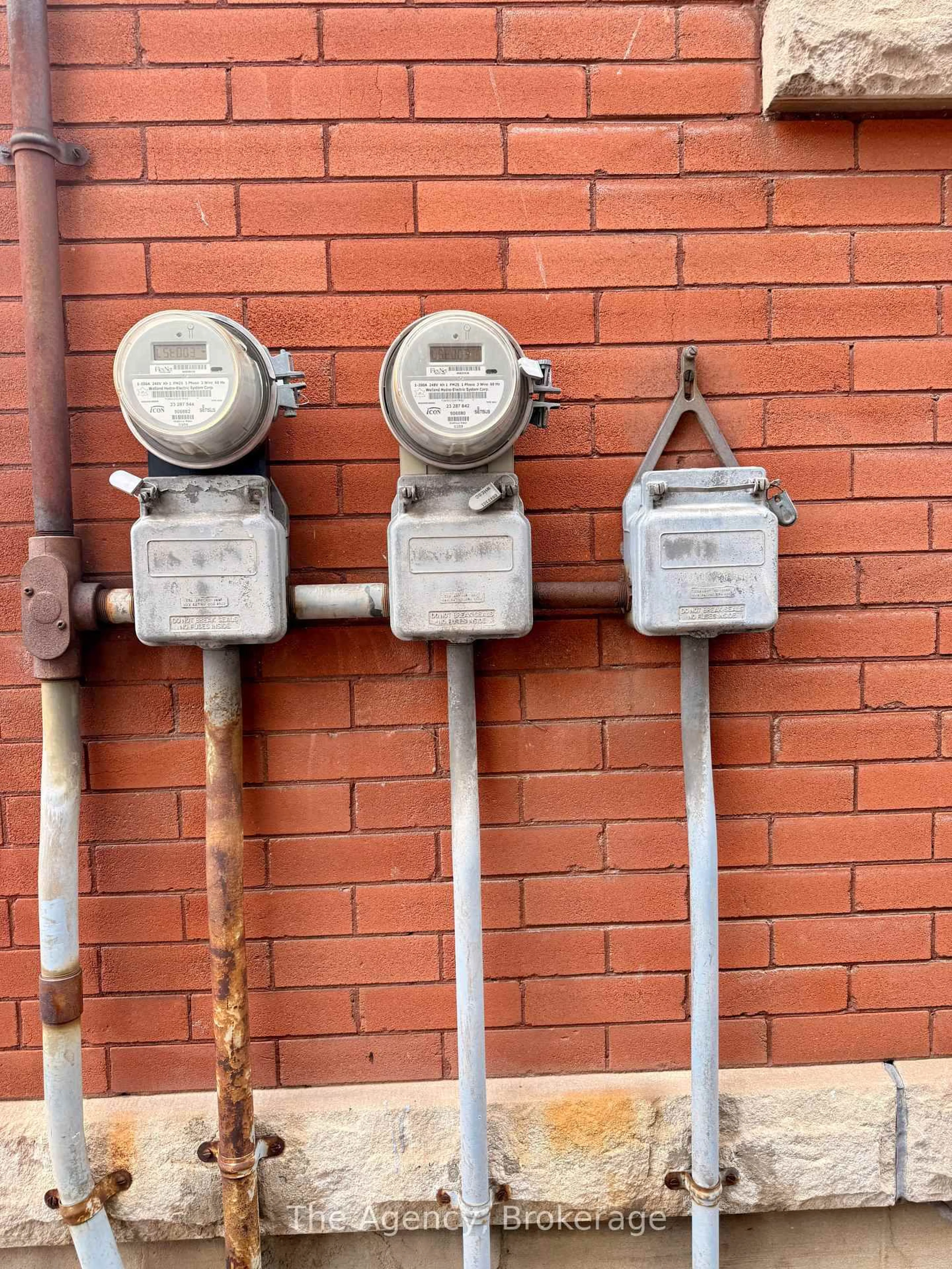 Unknown for 28 Grove St, Welland Ontario L3B 4B4