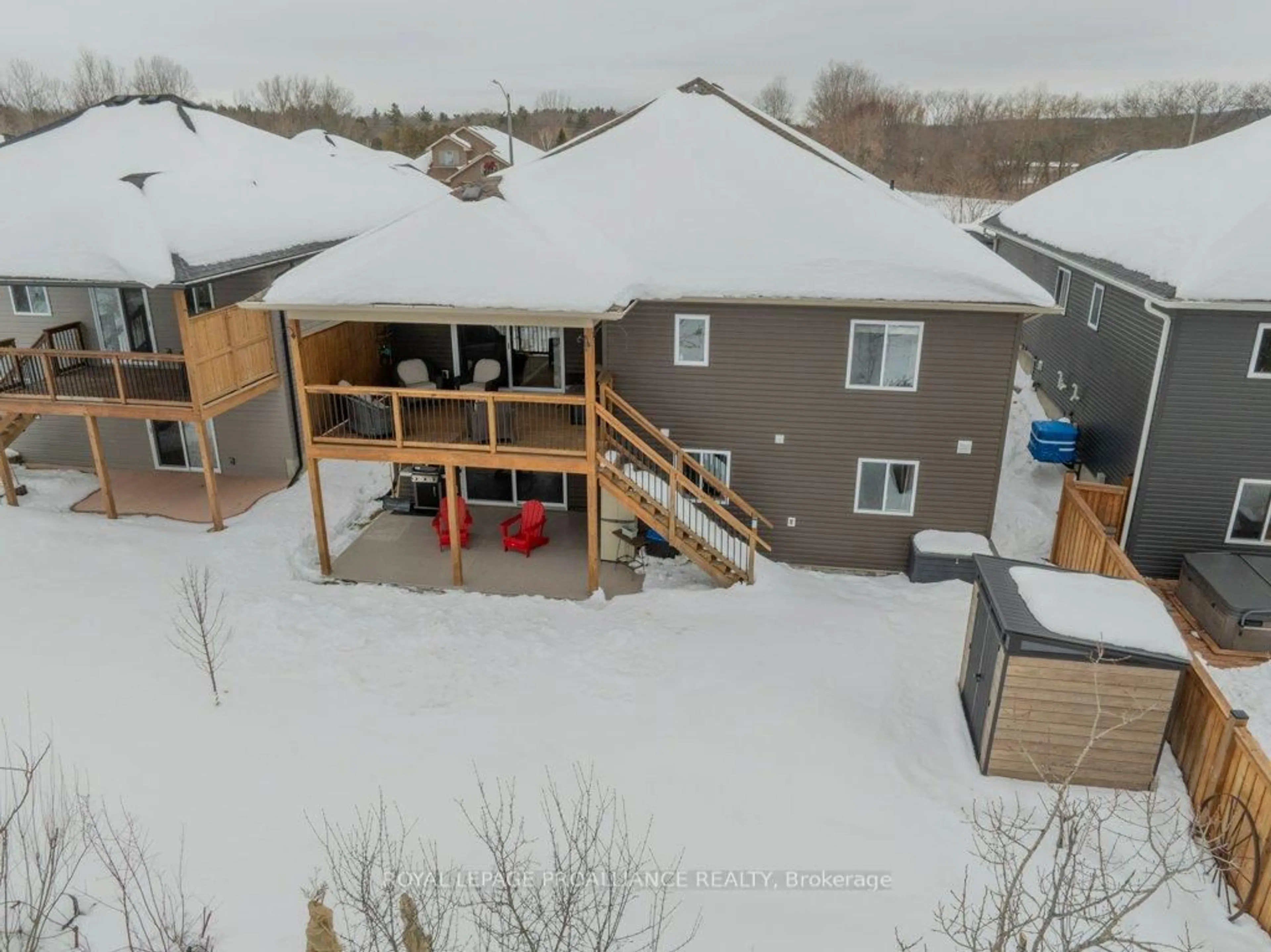 A pic from outside/outdoor area/front of a property/back of a property/a pic from drone, unknown for 21 Brookfield Cres, Quinte West Ontario K8V 0H9