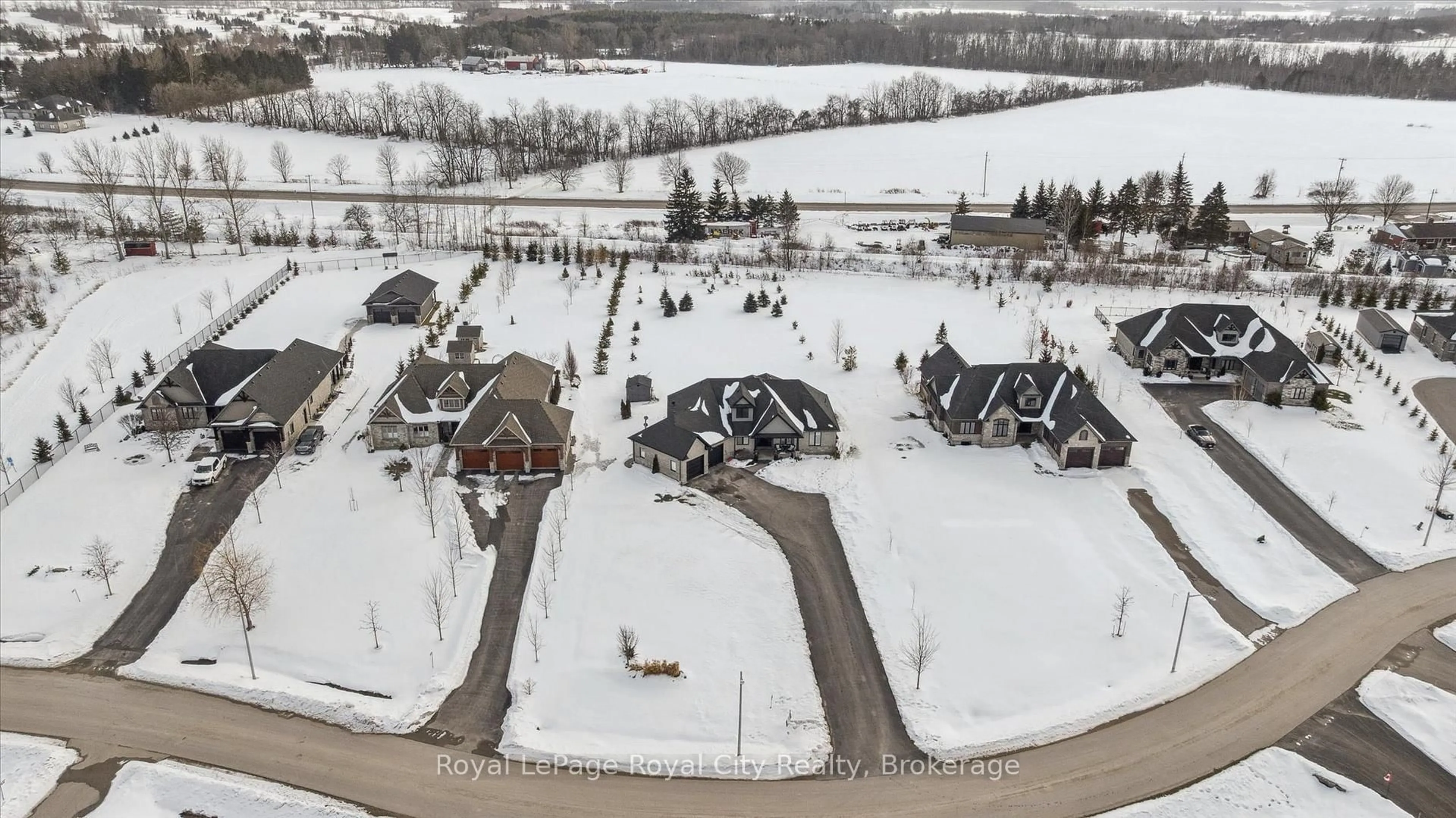 A pic from outside/outdoor area/front of a property/back of a property/a pic from drone, mountain view for 51 Ariss Glen Dr, Guelph/Eramosa Ontario N0B 1B0