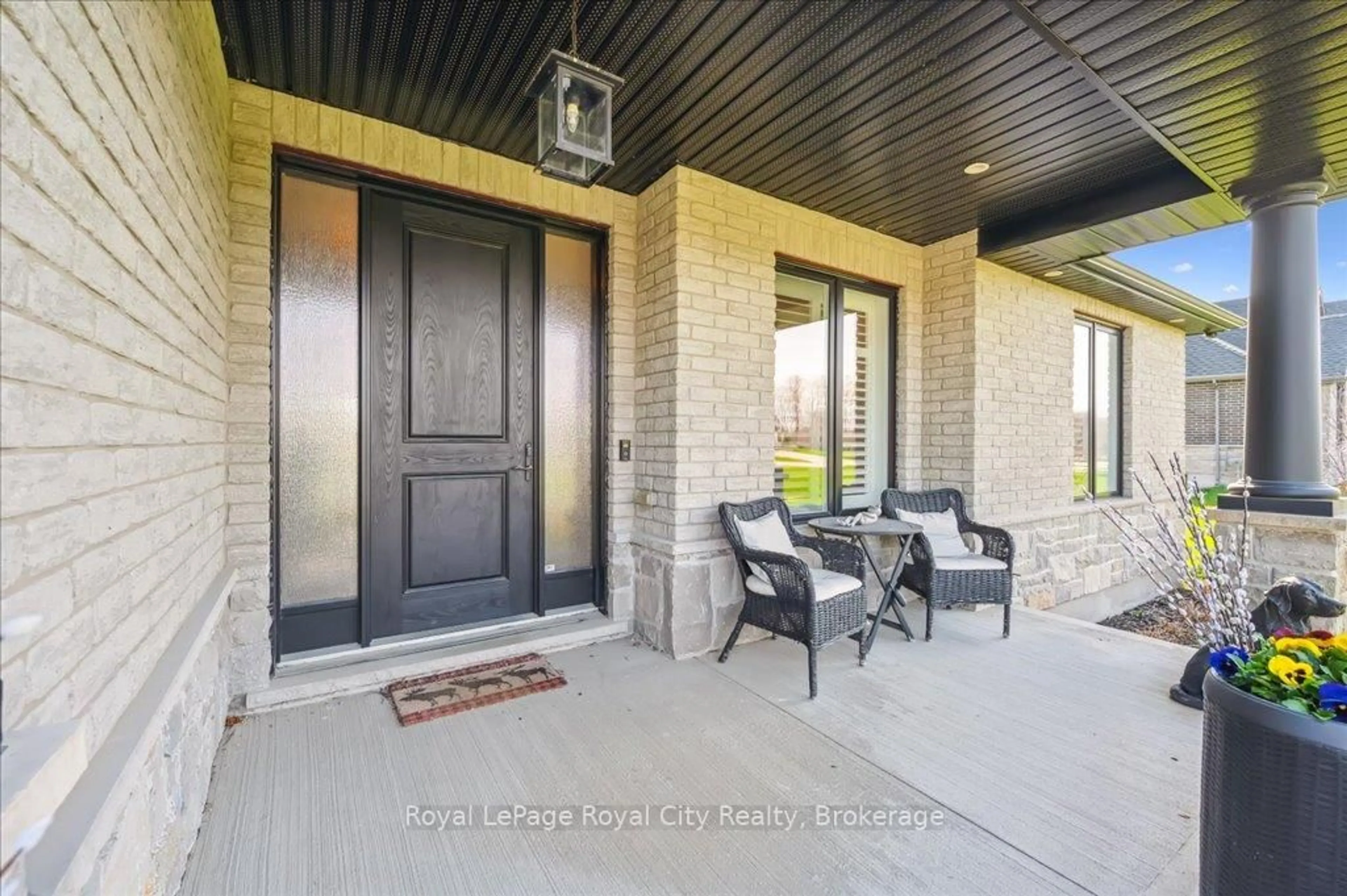 Indoor entryway for 51 Ariss Glen Dr, Guelph/Eramosa Ontario N0B 1B0