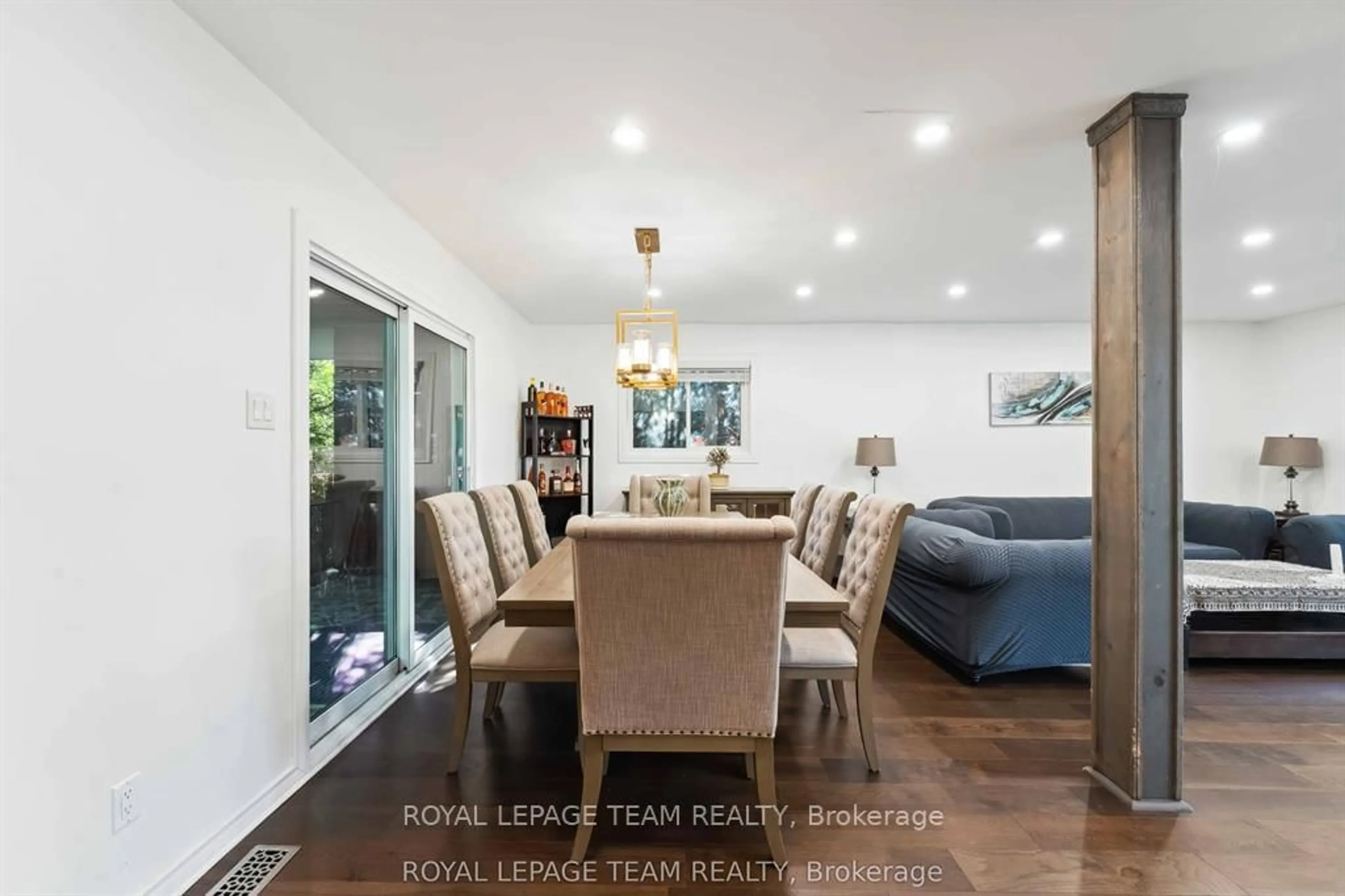 Dining room, unknown for 2353 Georgina Dr, Ottawa Ontario K2B 7M6