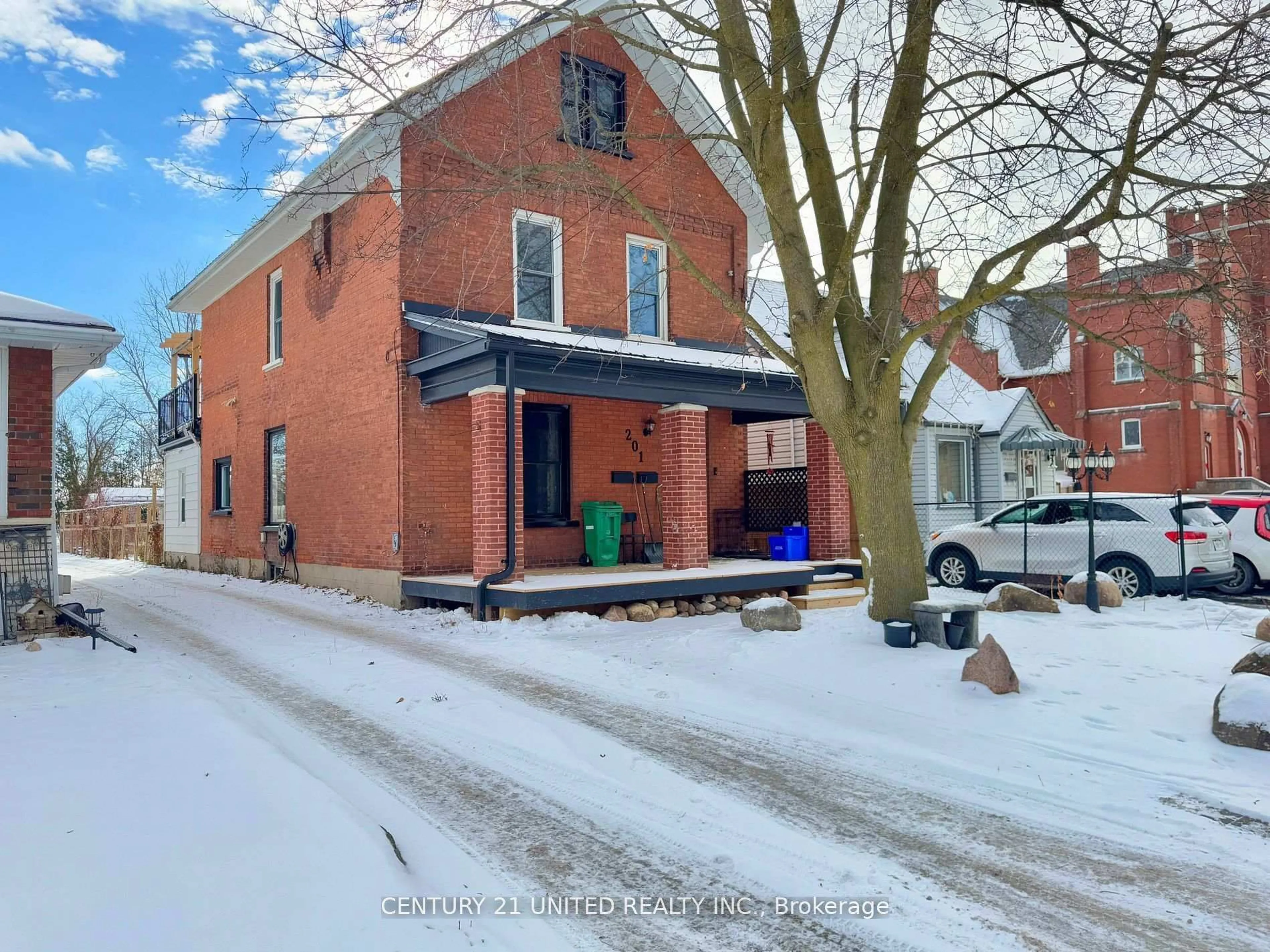 A pic from outside/outdoor area/front of a property/back of a property/a pic from drone, street for 201 Romaine St, Peterborough Ontario K9J 2C3