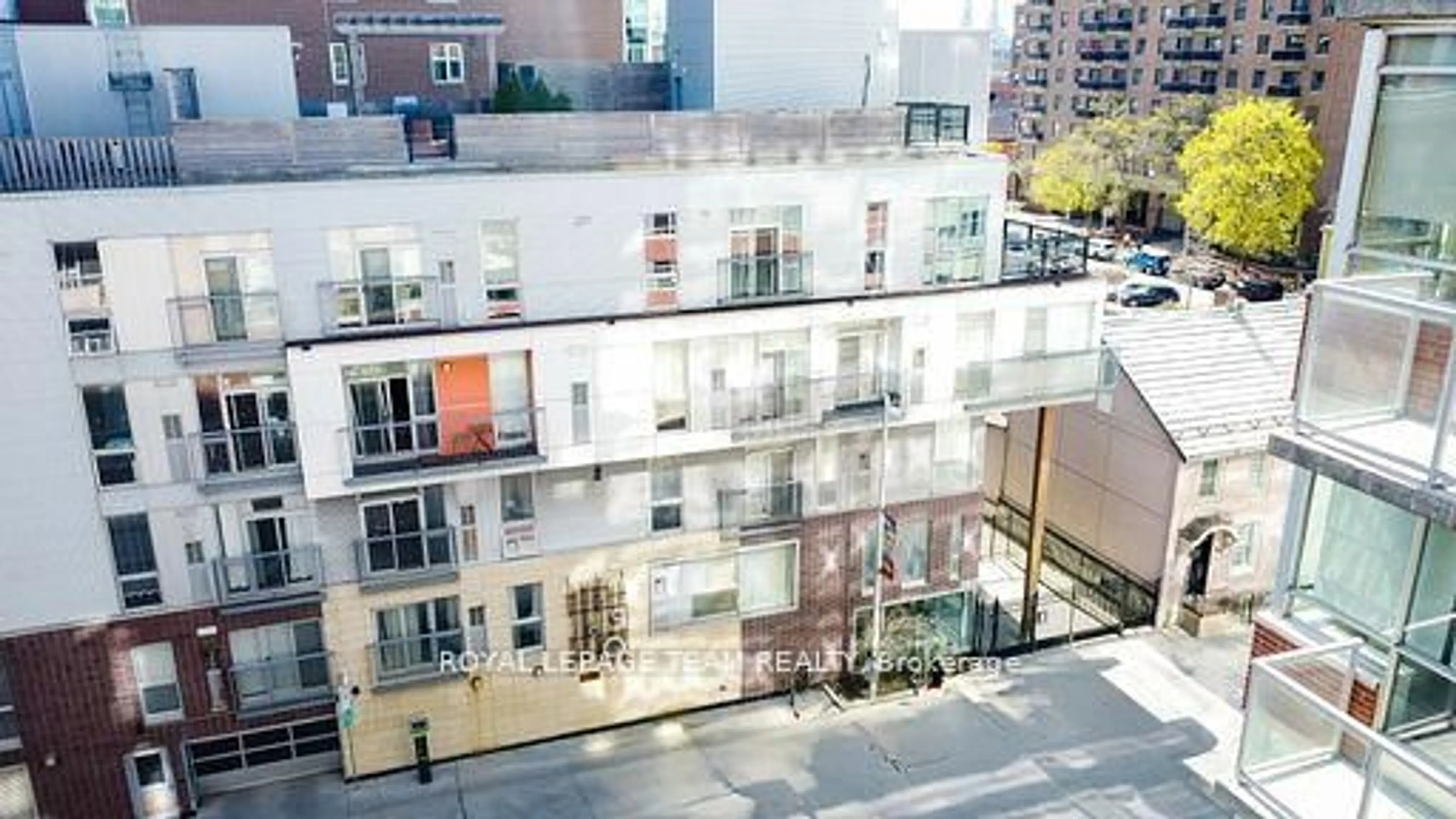 A pic from outside/outdoor area/front of a property/back of a property/a pic from drone, city buildings view from balcony for 360 Cumberland St #308, Ottawa Ontario K1N 0B1