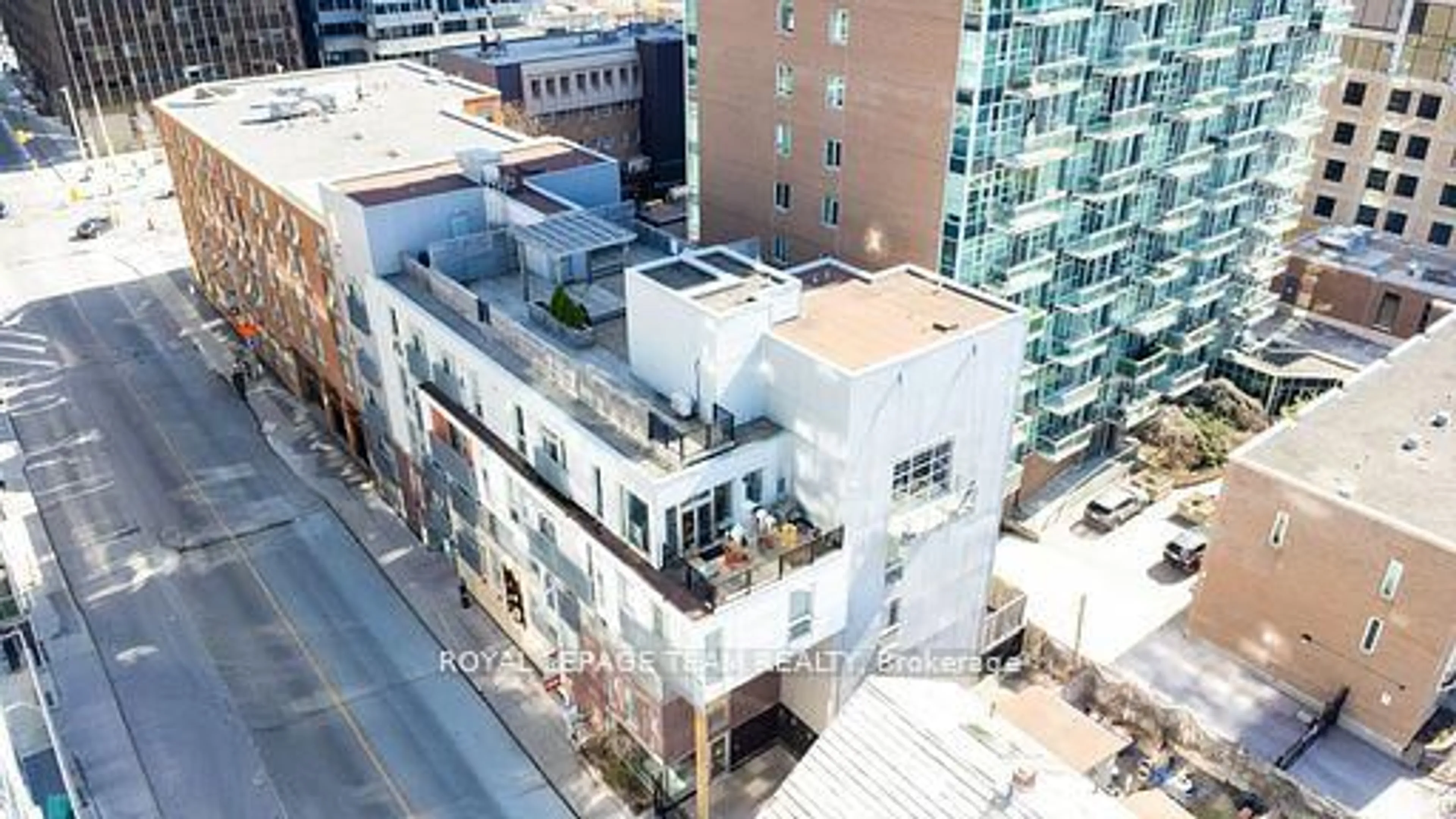 A pic from outside/outdoor area/front of a property/back of a property/a pic from drone, city buildings view from balcony for 360 Cumberland St #308, Ottawa Ontario K1N 0B1