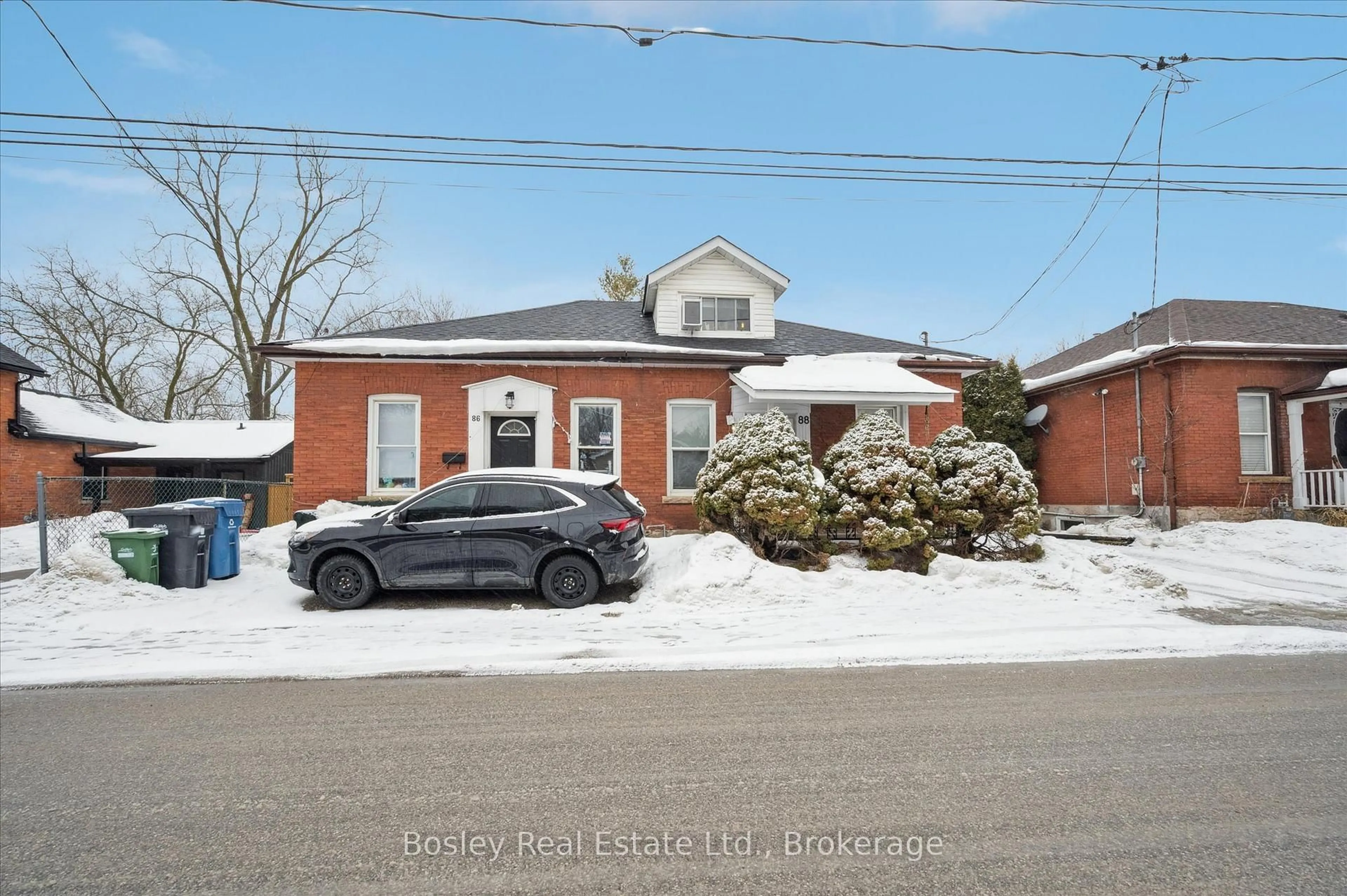 Unknown for 86-88 Alice St, Guelph Ontario N1E 2Z8