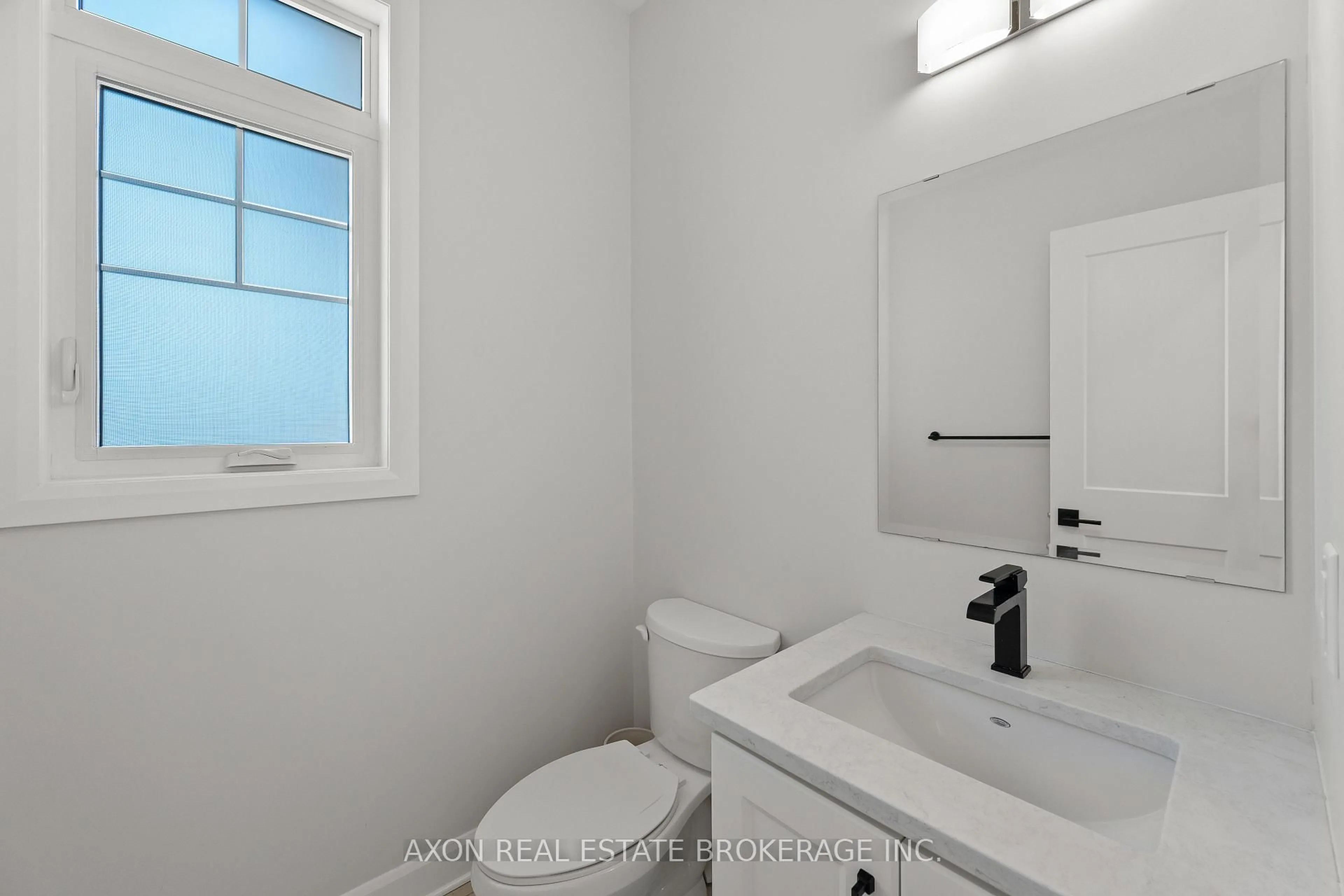 Standard bathroom, ceramic/tile floor for 1371 Andersen Dr, Kingston Ontario K7P 0C6