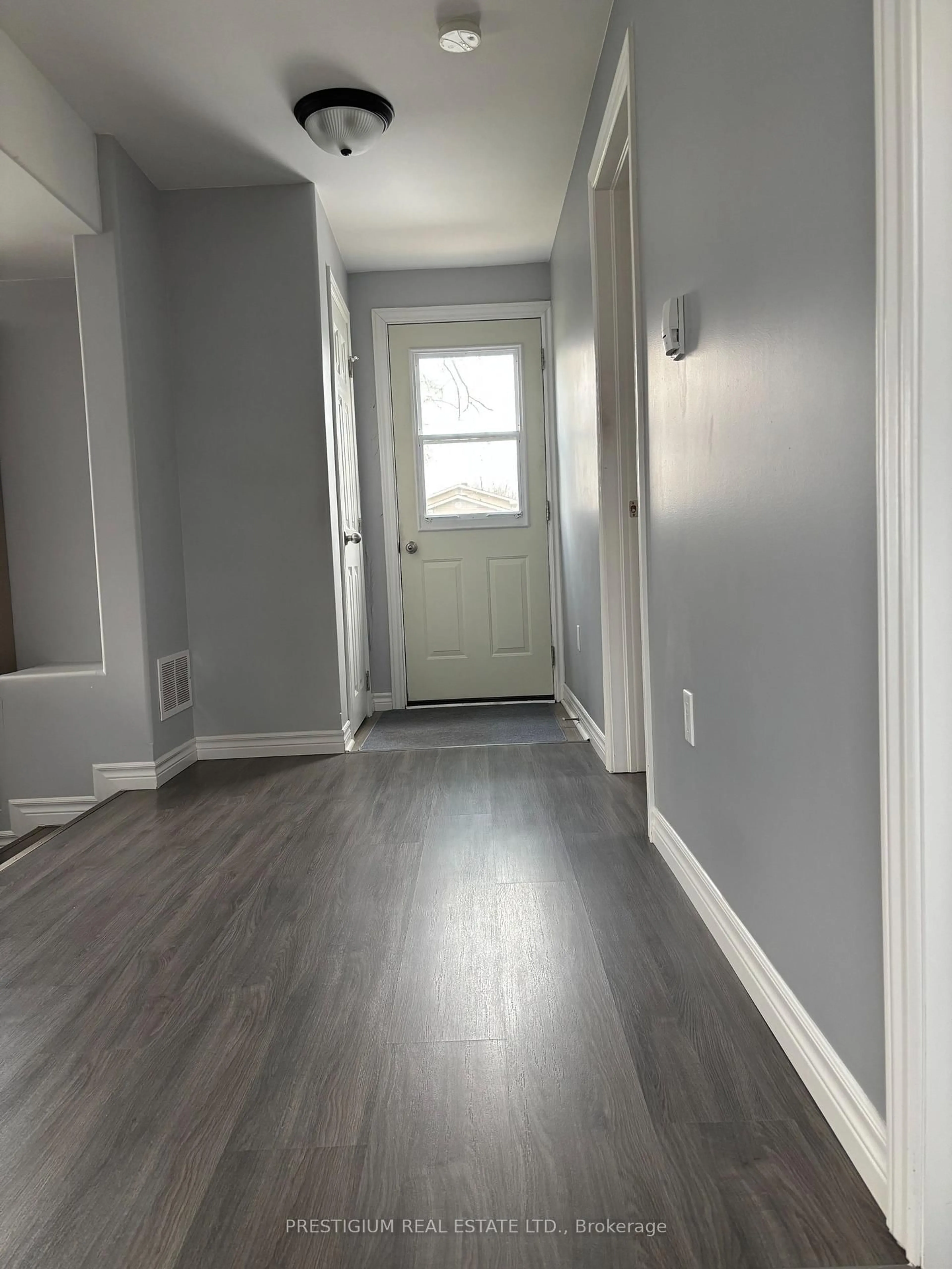 Indoor entryway for 169 East Balfour St, Sault Ste Marie Ontario P6C 1X7