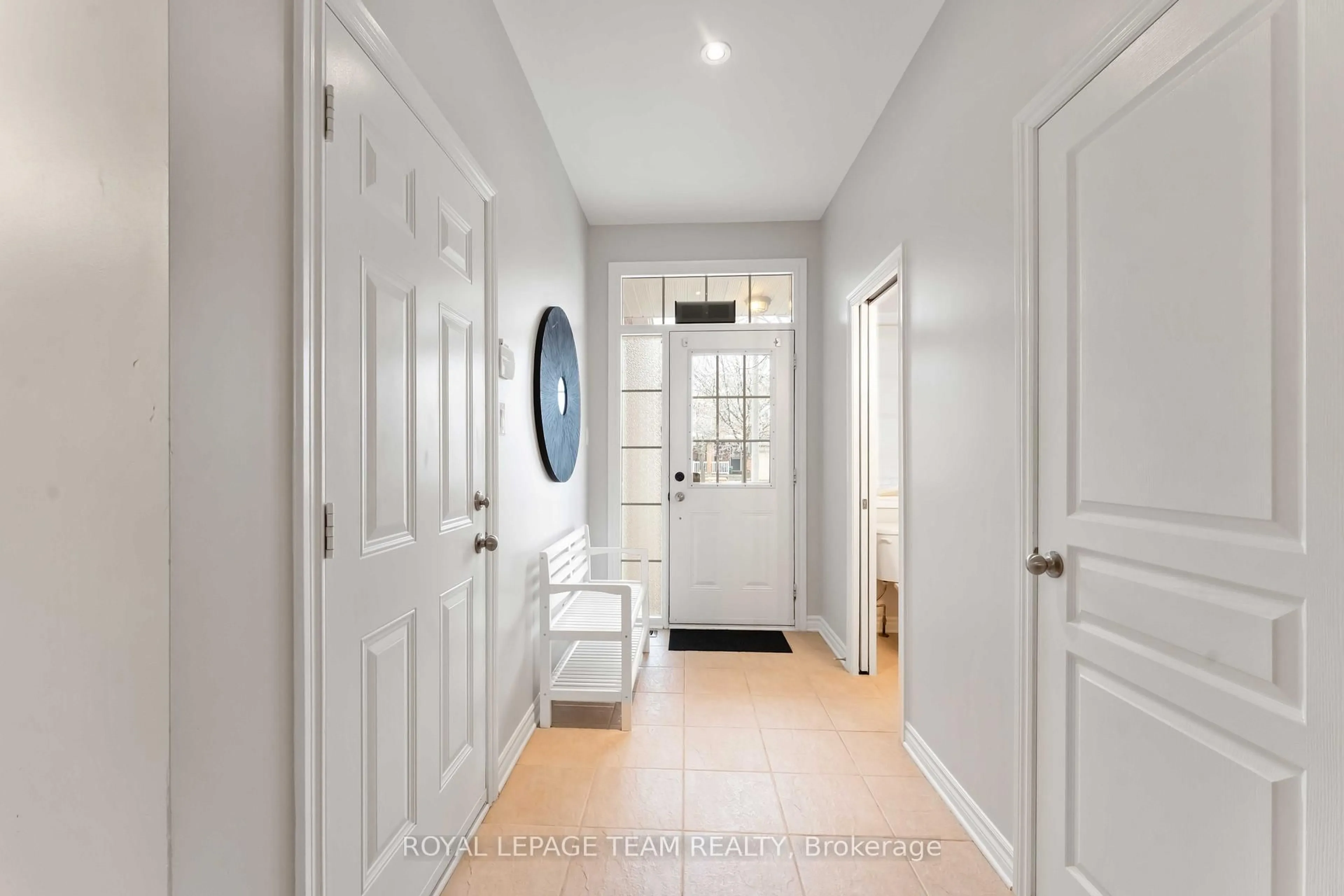 Indoor entryway for 246 Tandalee Cres, Ottawa Ontario K2M 0A1