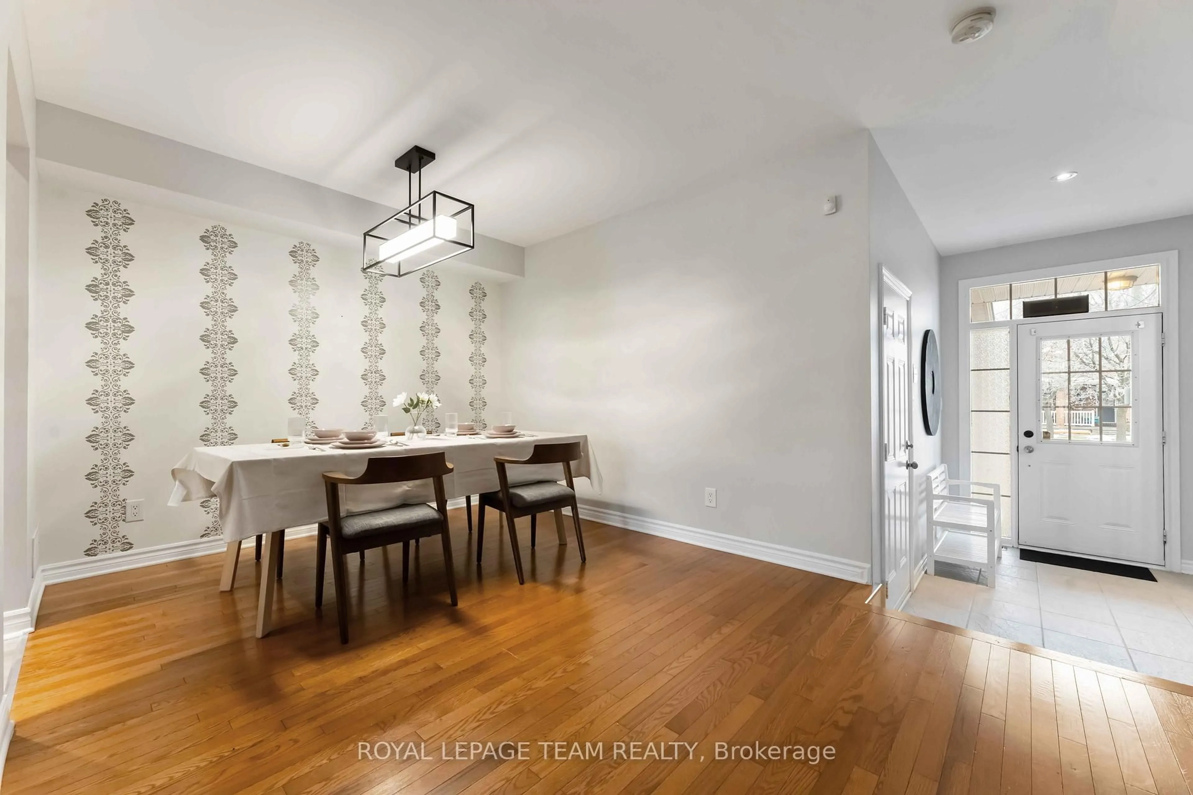 Dining room, unknown for 246 Tandalee Cres, Ottawa Ontario K2M 0A1