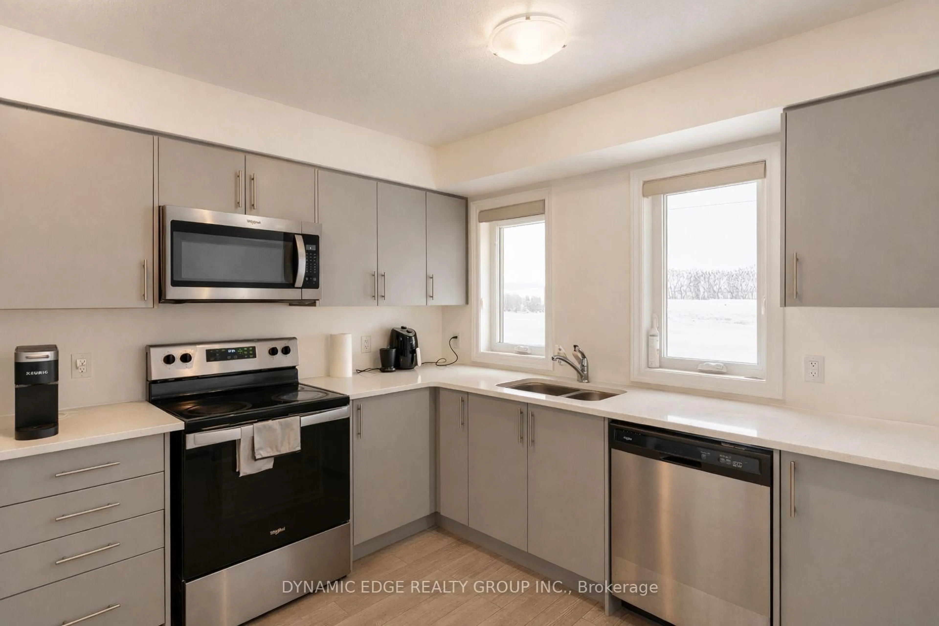 Standard kitchen, unknown for 235 Chapel Hill Dr #25, Kitchener Ontario N2R 0S4