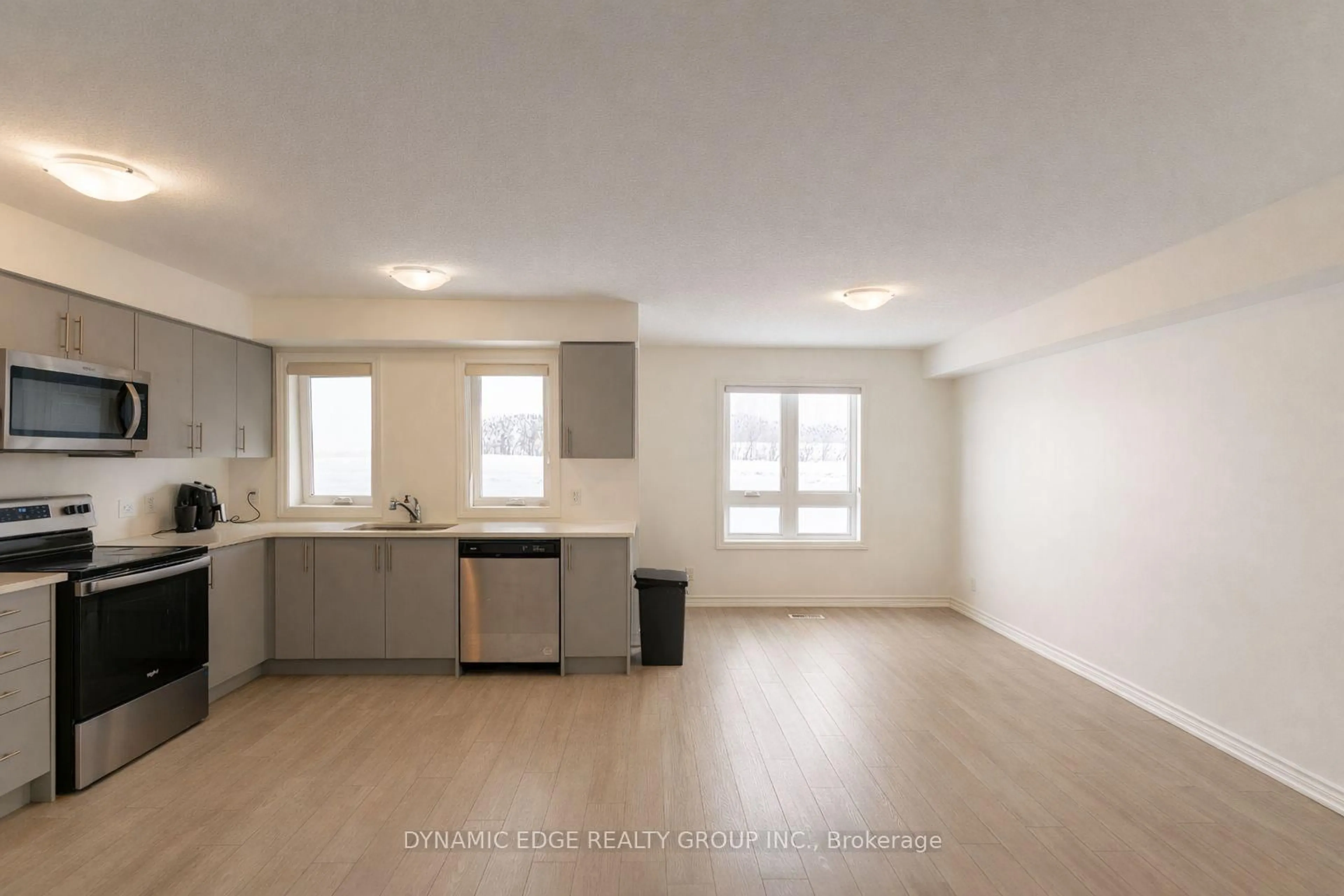 Open concept kitchen, unknown for 235 Chapel Hill Dr #25, Kitchener Ontario N2R 0S4