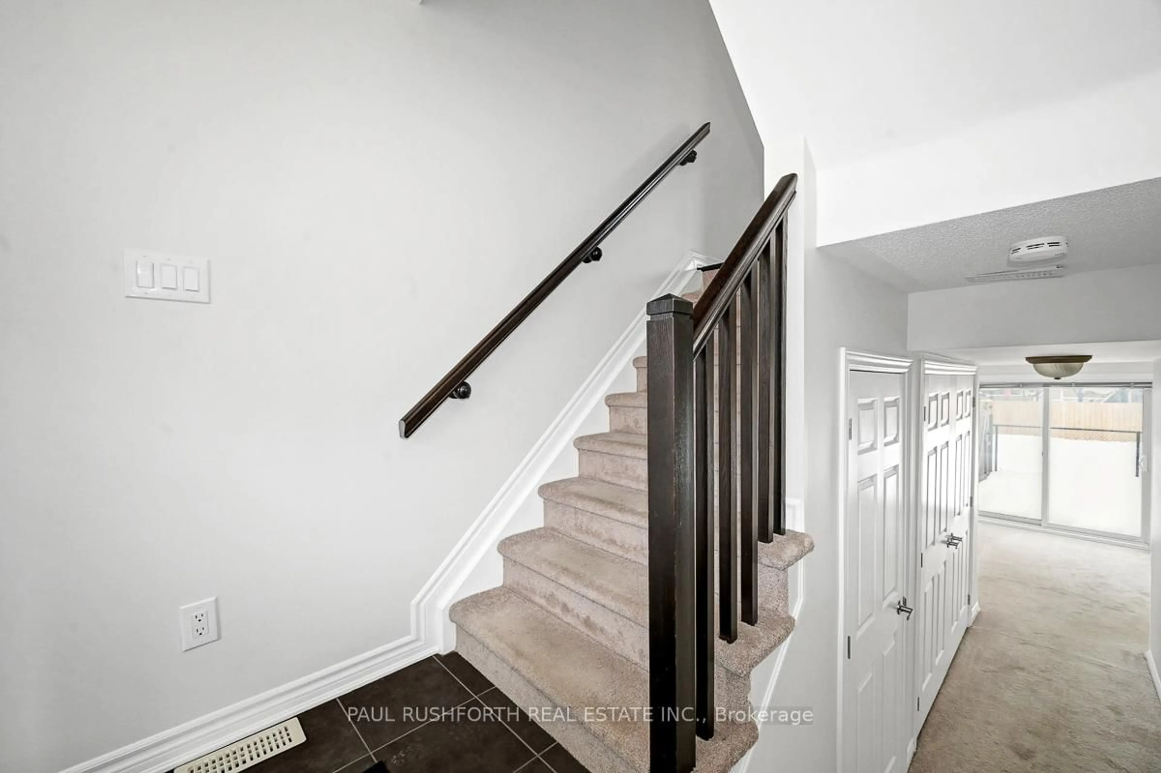 Stairs for 501 Coldwater Cres, Ottawa Ontario K2M 3B3