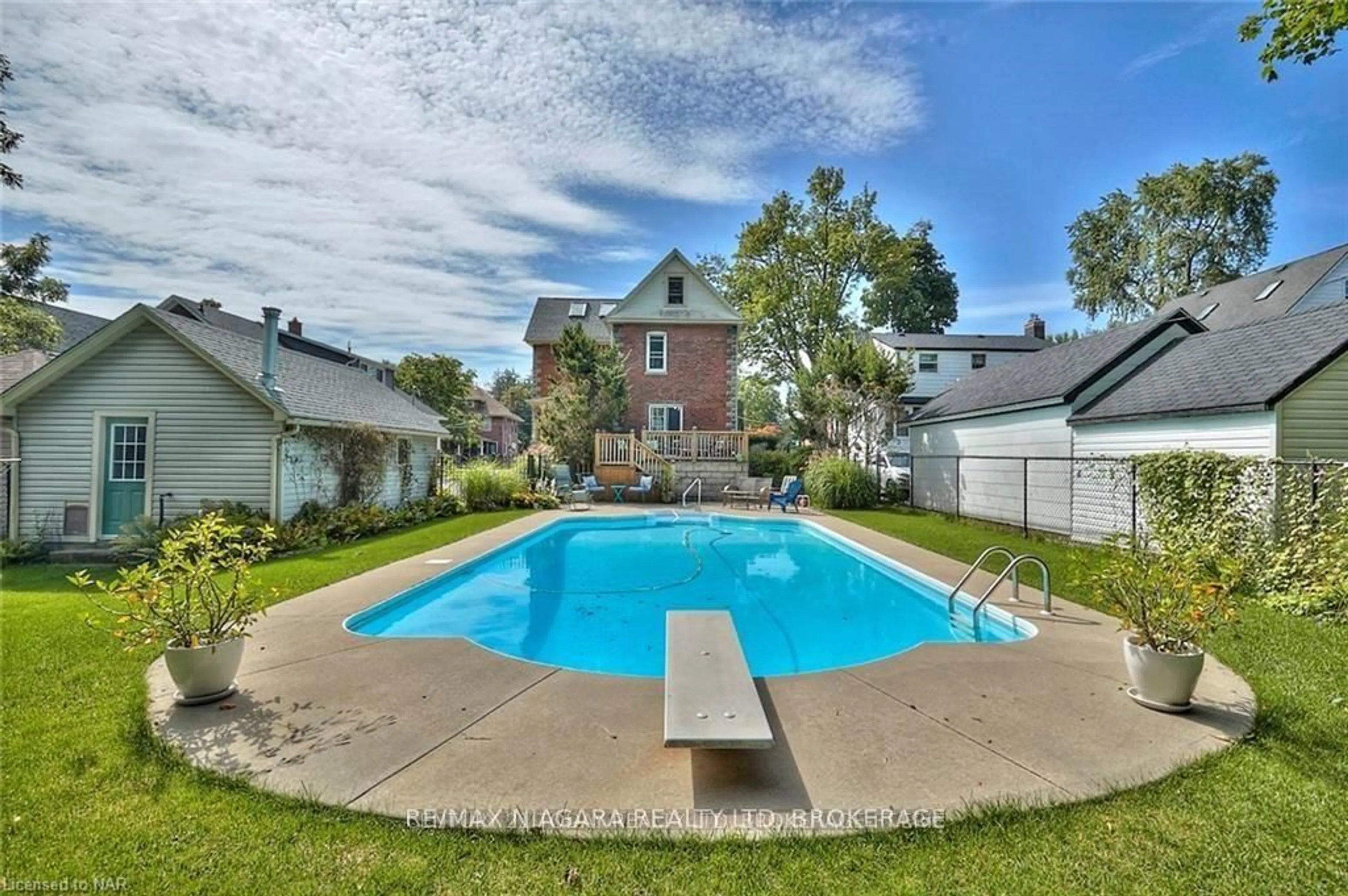 Pool for 18 Emerick Ave, Fort Erie Ontario L2A 2W3