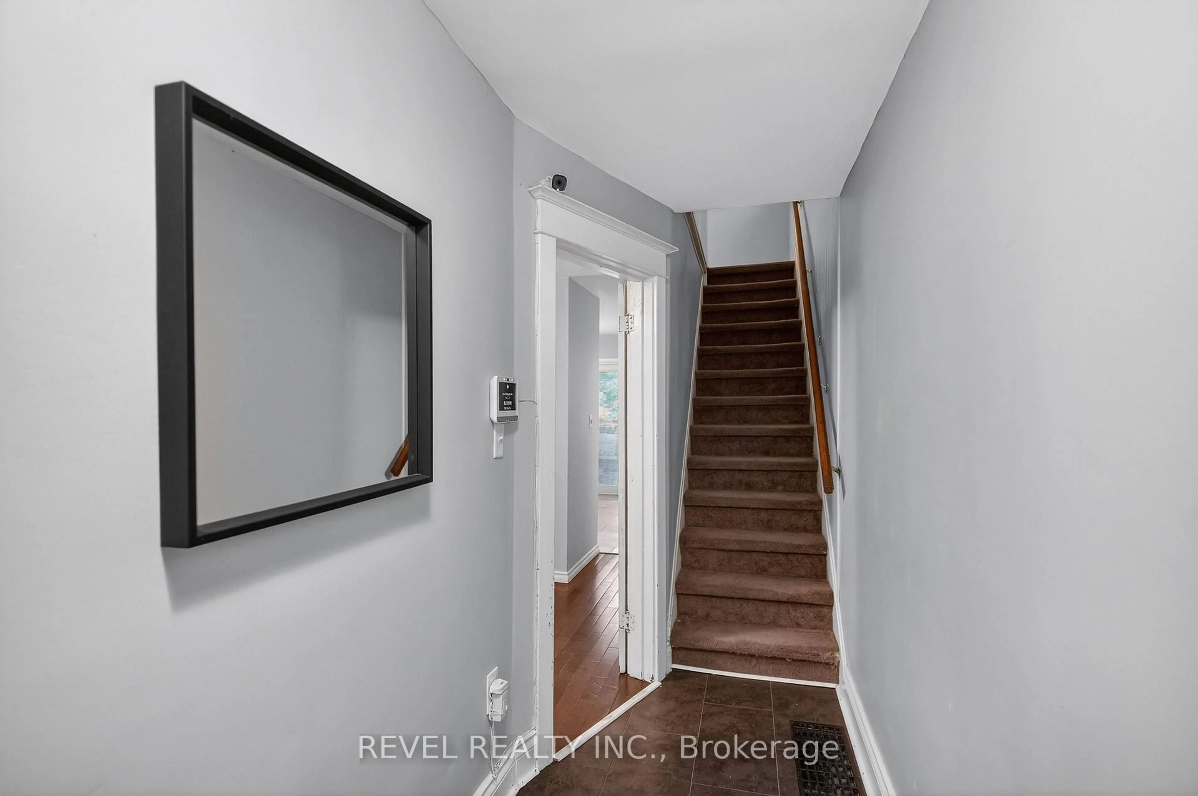 Unknown for 27 Mayflower Ave, Hamilton Ontario L8L 2K5