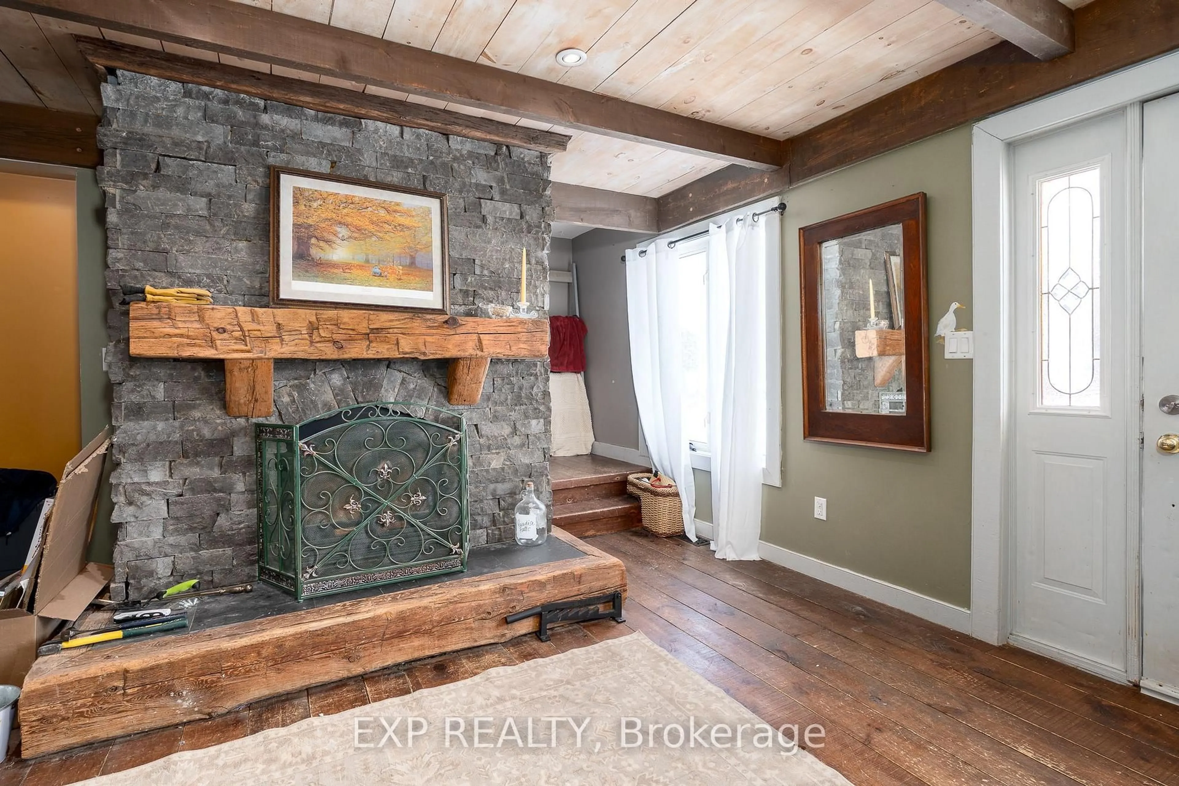 Indoor entryway for 6 Union St, Kaladar Ontario K0K 1Z0