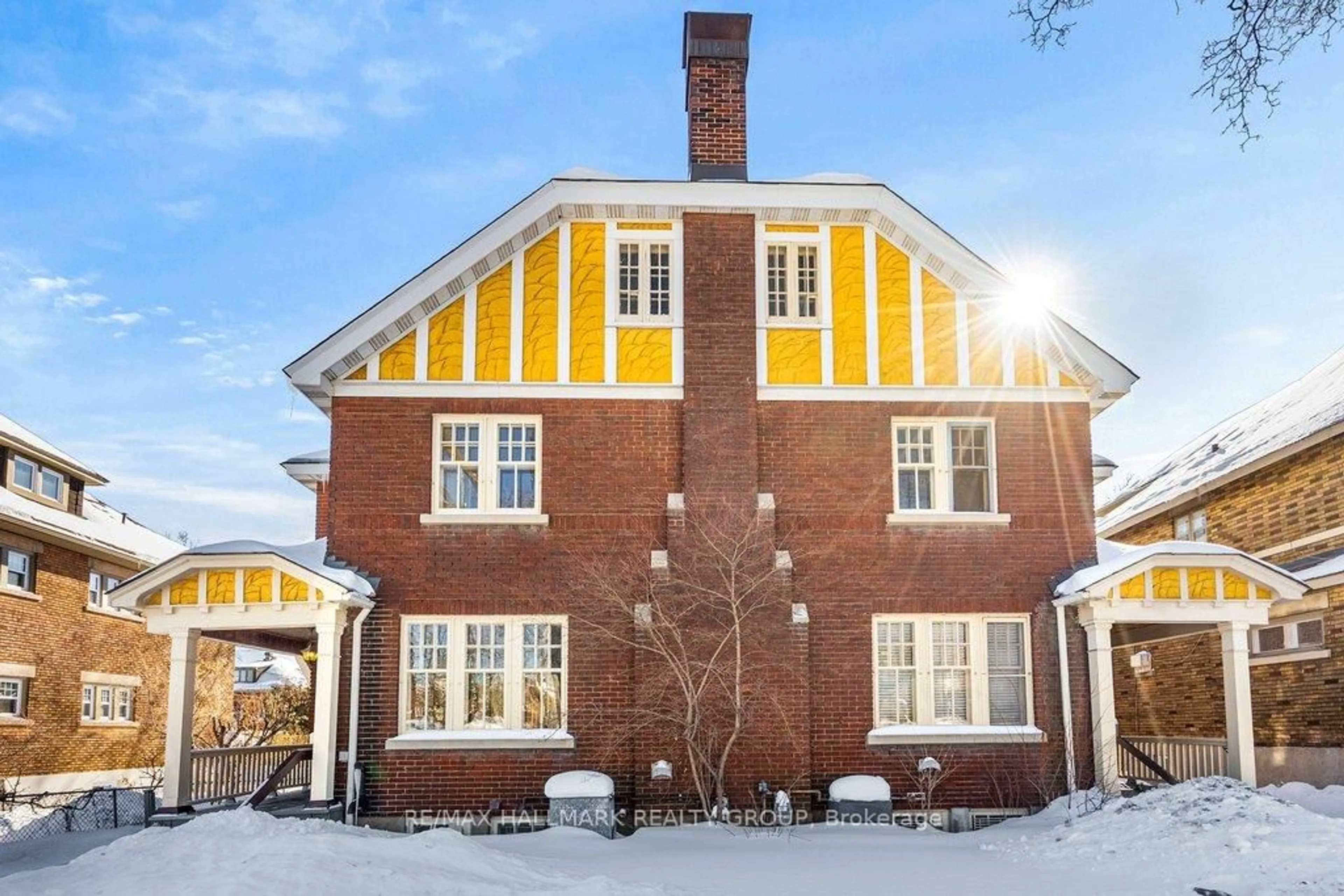 Home with brick exterior material, building for 386-388 First Ave, Ottawa Ontario K1S 2H1