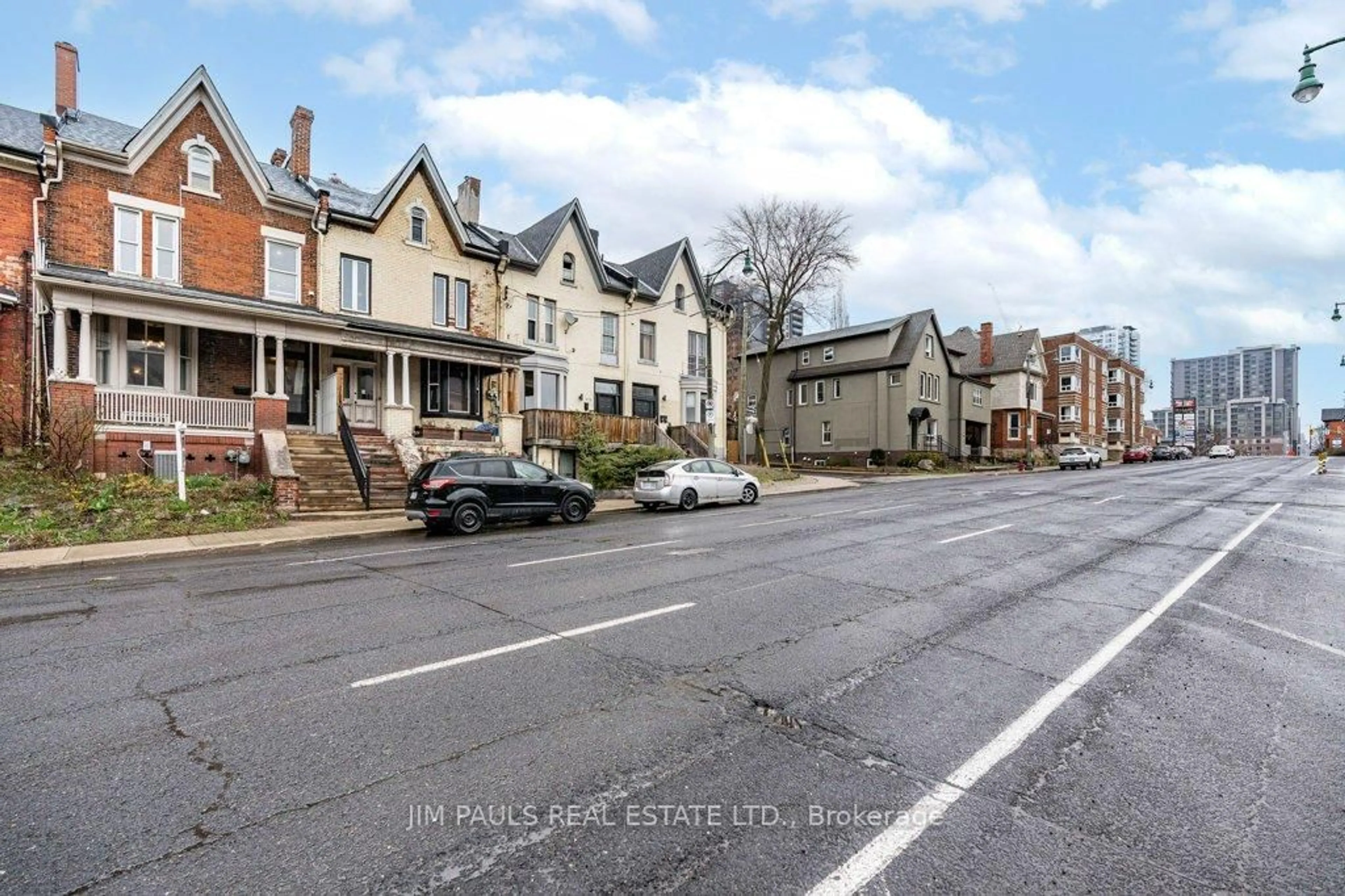 Unknown for 282 Main St, Hamilton Ontario L8P 1J8